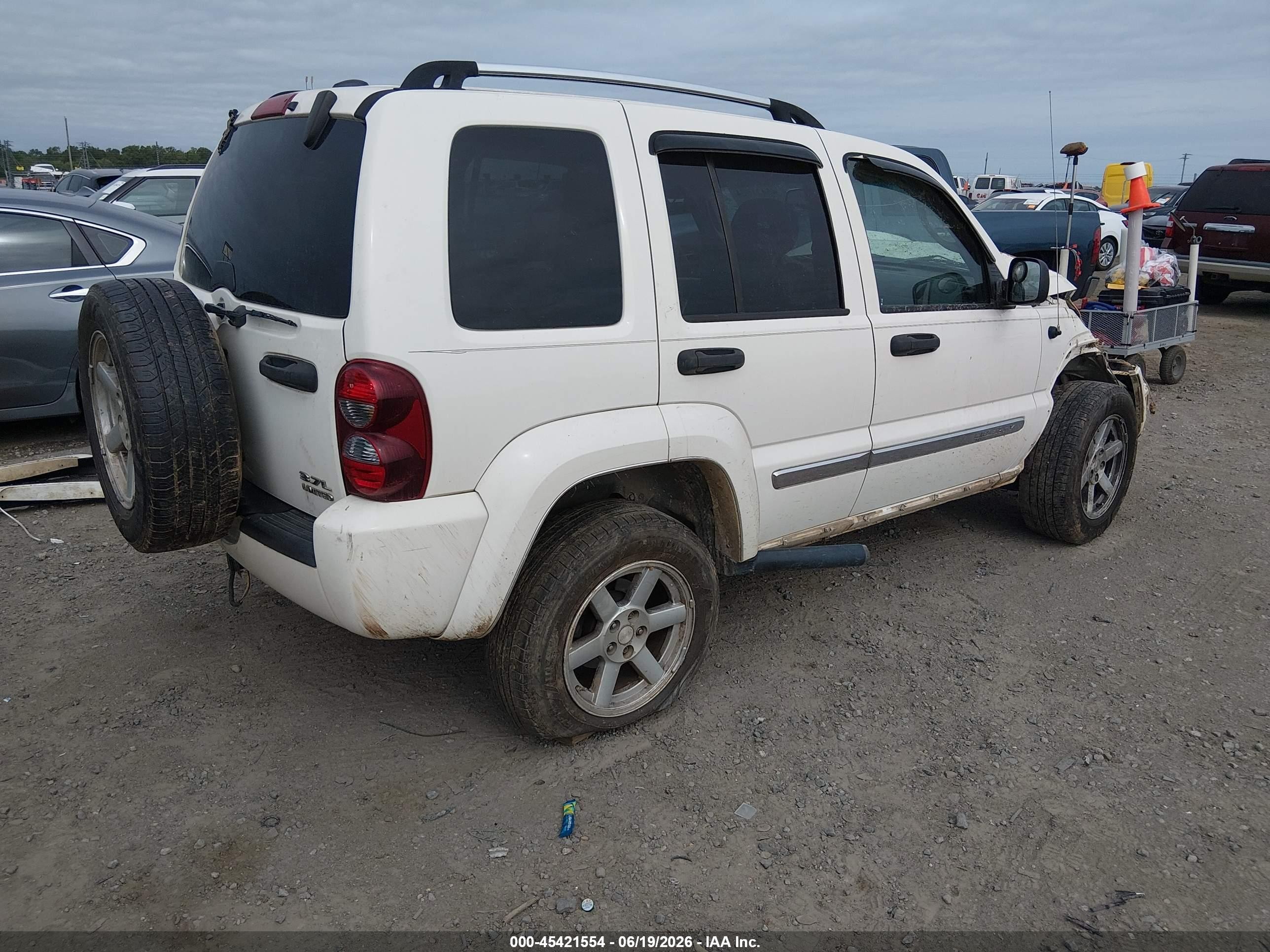 2005 Jeep Liberty Limited Edition Белый vin: 1J8GL58K55W648097