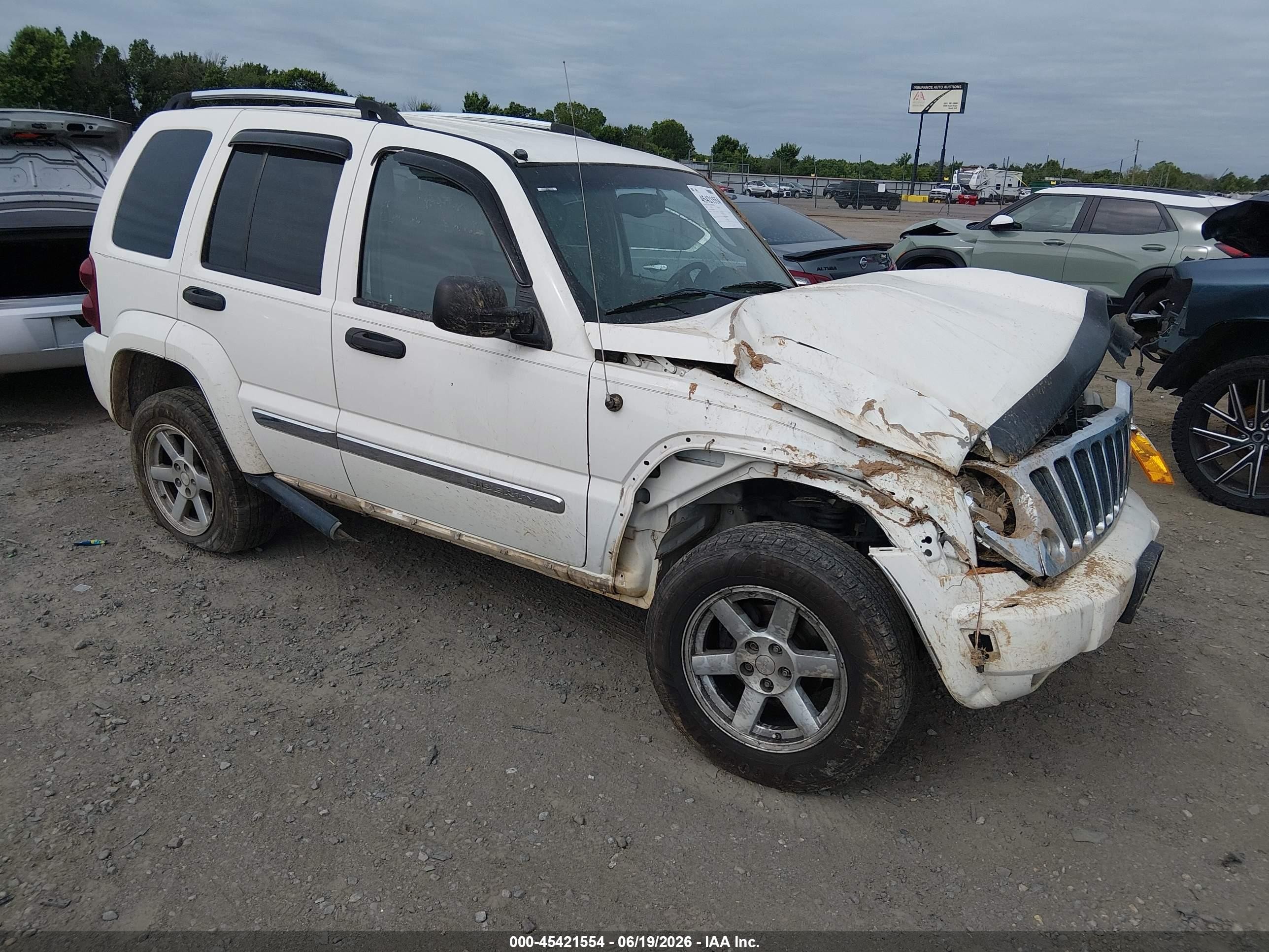 2005 Jeep Liberty Limited Edition Белый vin: 1J8GL58K55W648097