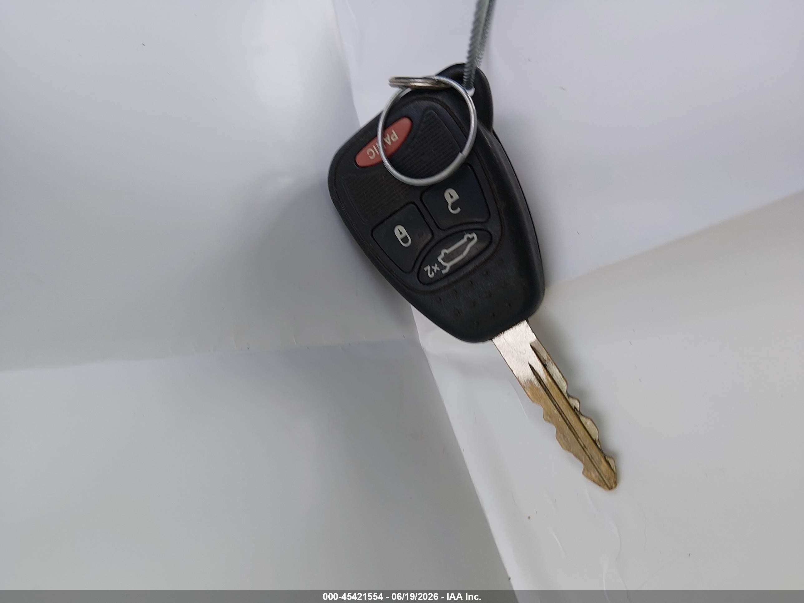 2005 Jeep Liberty Limited Edition Белый vin: 1J8GL58K55W648097