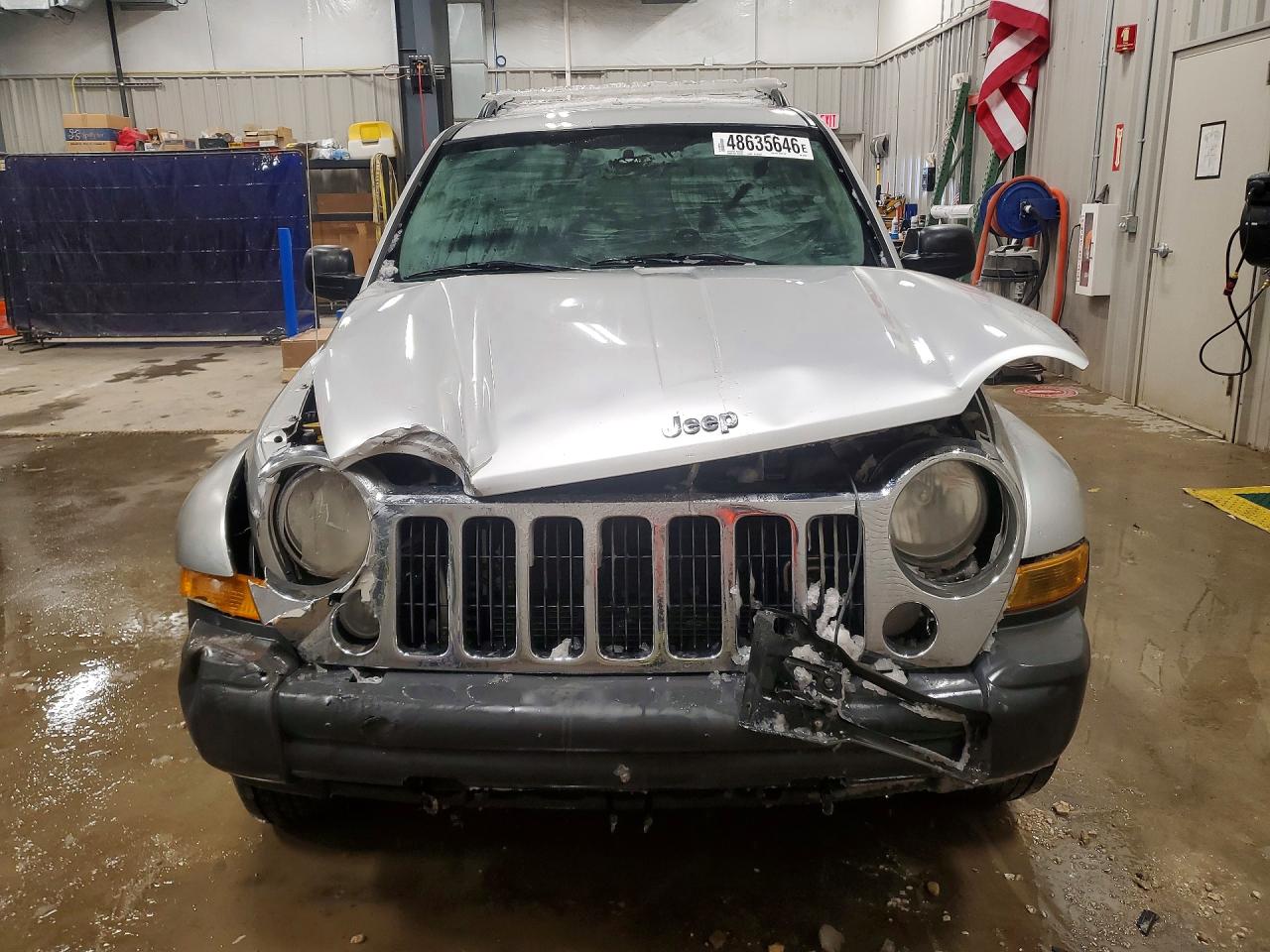 2005 Jeep Liberty Limited Silver vin: 1J8GL58K95W684598