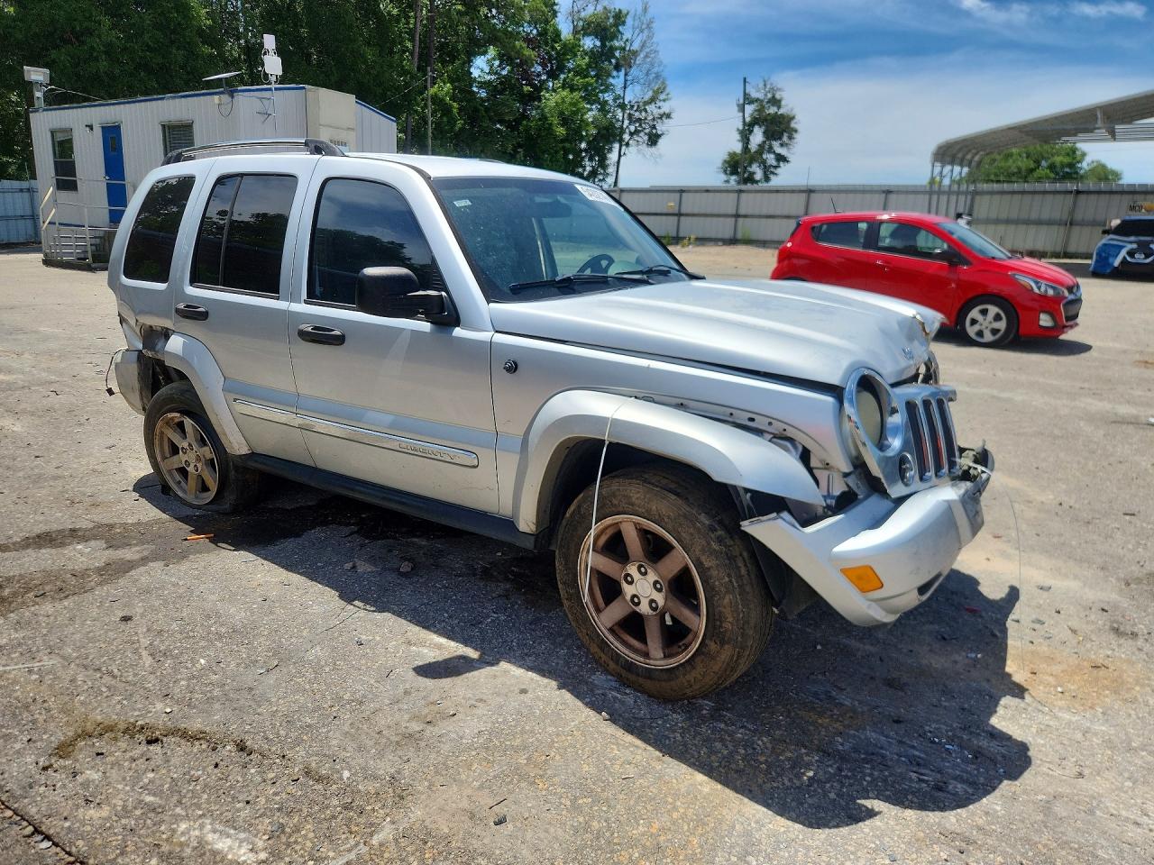 2006 Jeep Liberty Limited Silver vin: 1J8GL58K96W144136