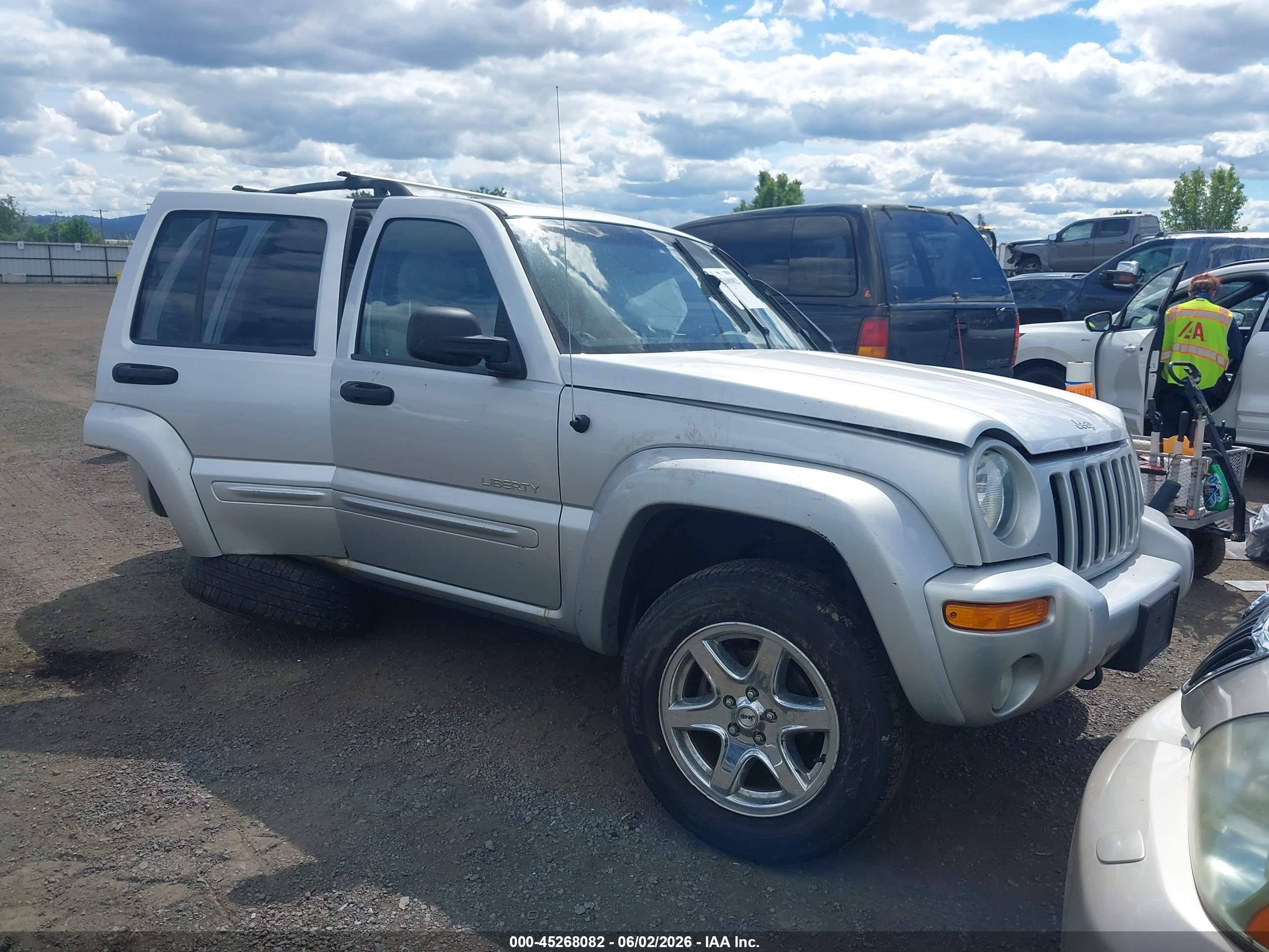 2004 Jeep Liberty Limited Edition Silver vin: 1J8GL58KX4W323668