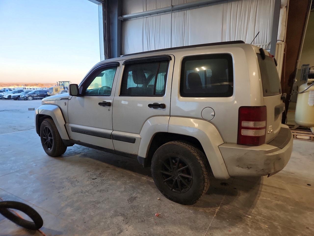 2008 Jeep Liberty Sport Silver vin: 1J8GN28K28W174963