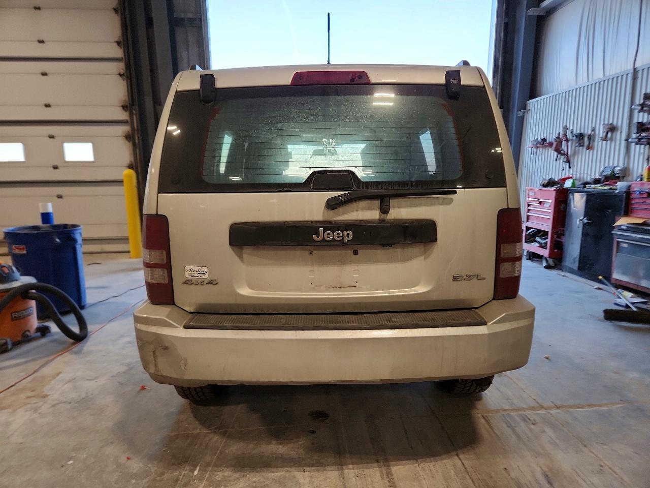 2008 Jeep Liberty Sport Silver vin: 1J8GN28K28W174963