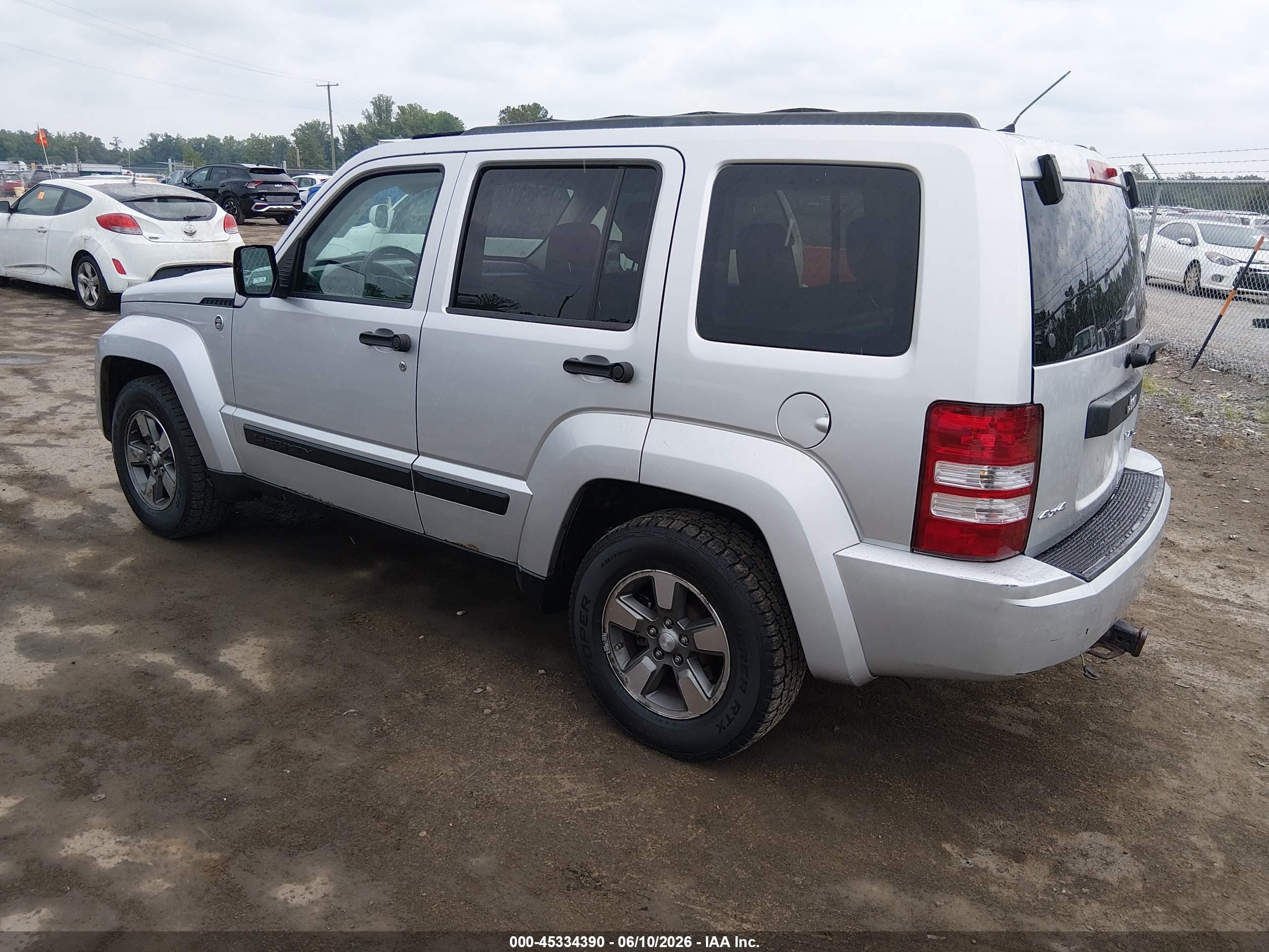 2008 Jeep Liberty Sport Silver vin: 1J8GN28K28W201501