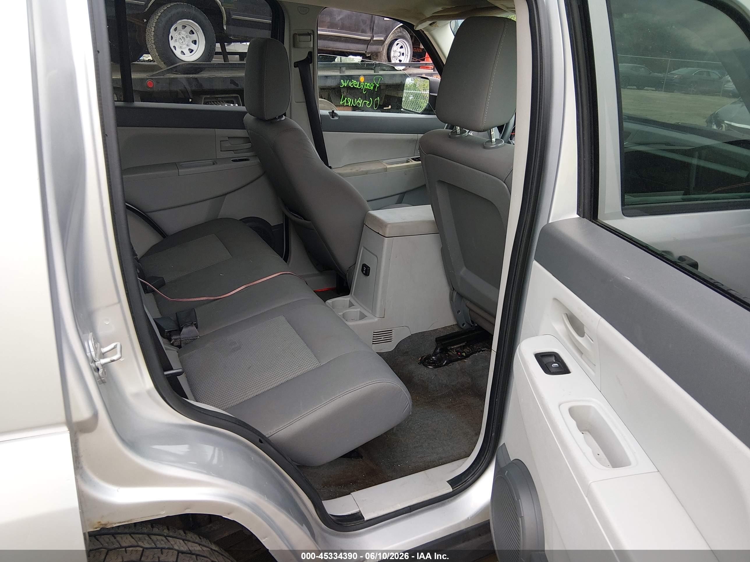 2008 Jeep Liberty Sport Silver vin: 1J8GN28K28W201501