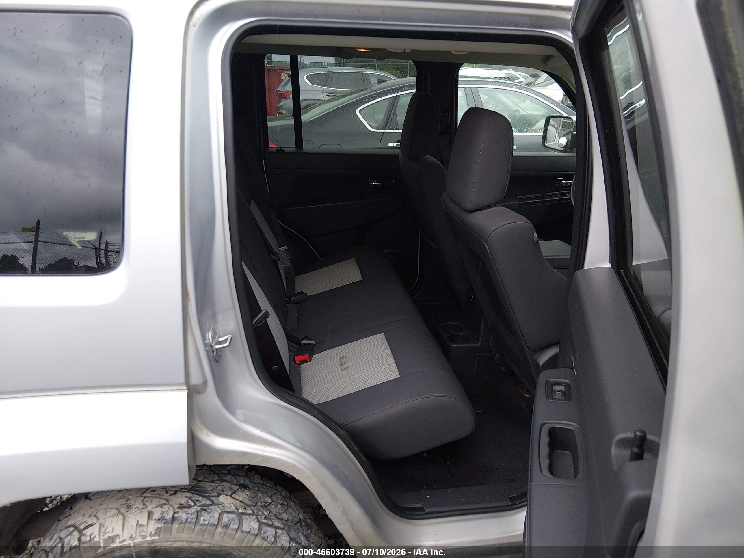 2009 Jeep Liberty Sport Silver vin: 1J8GN28K29W514775