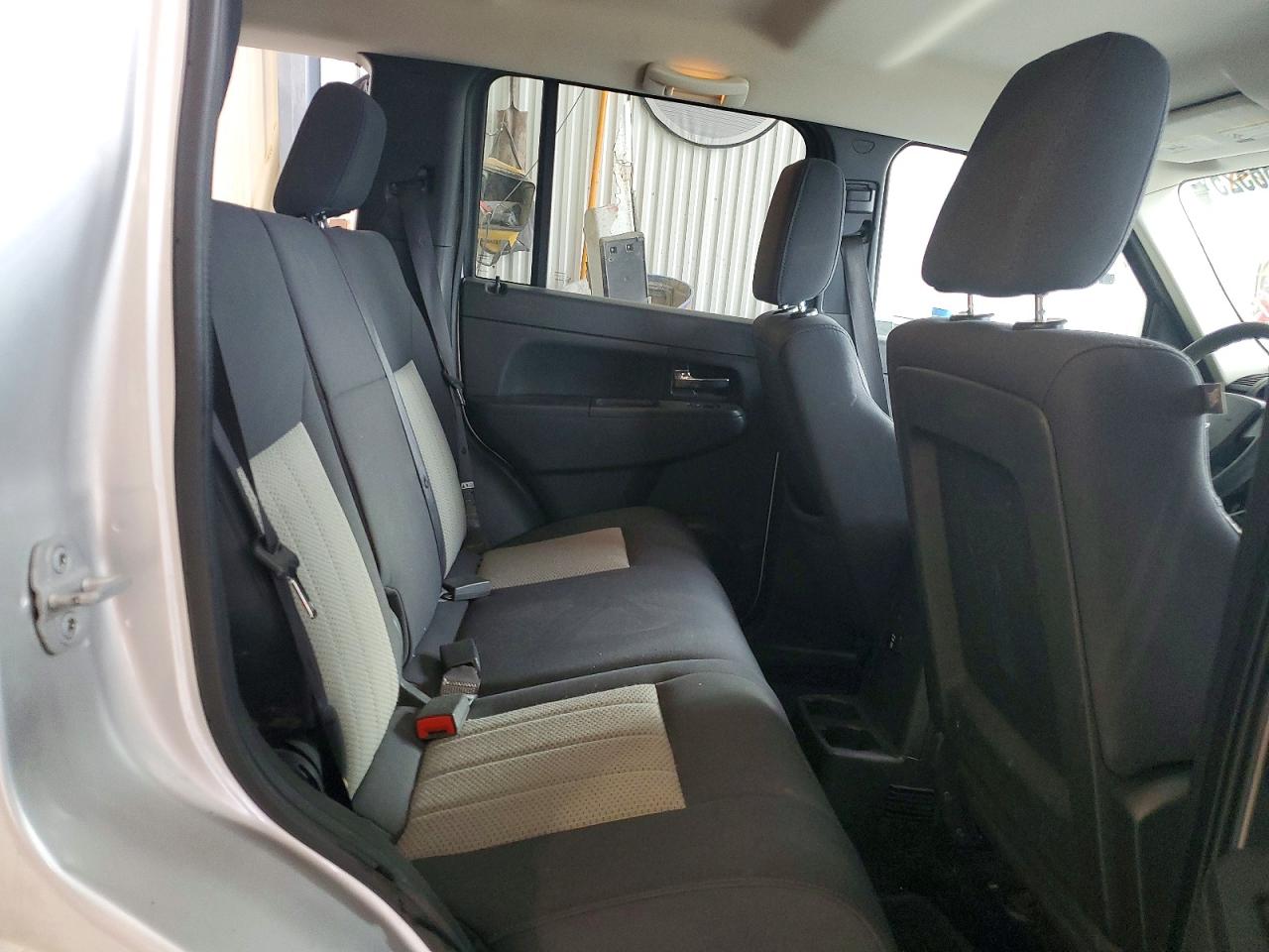 2009 Jeep Liberty Sport Silver vin: 1J8GN28K29W540857