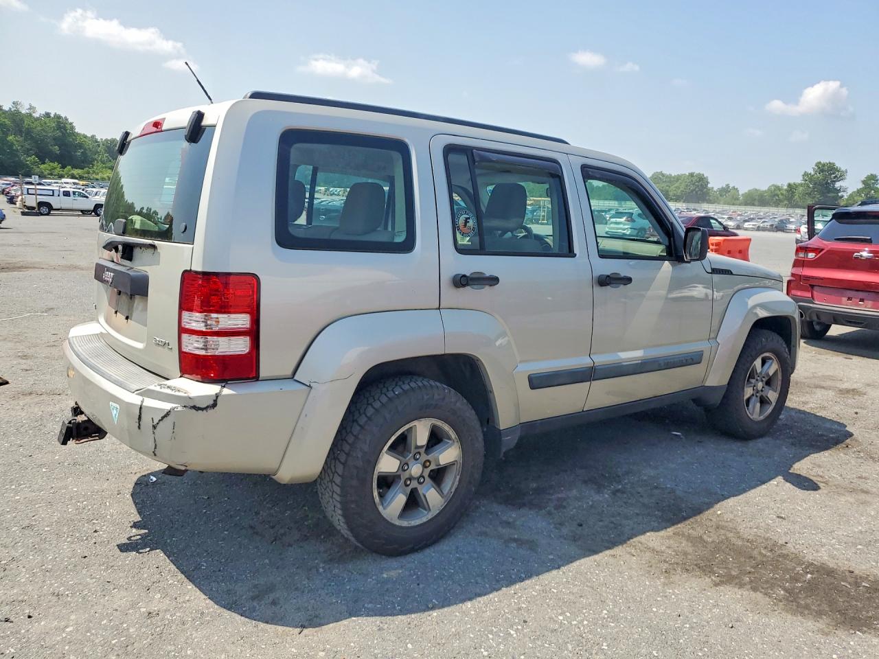 2008 Jeep Liberty Sport Silver vin: 1J8GN28K38W221305