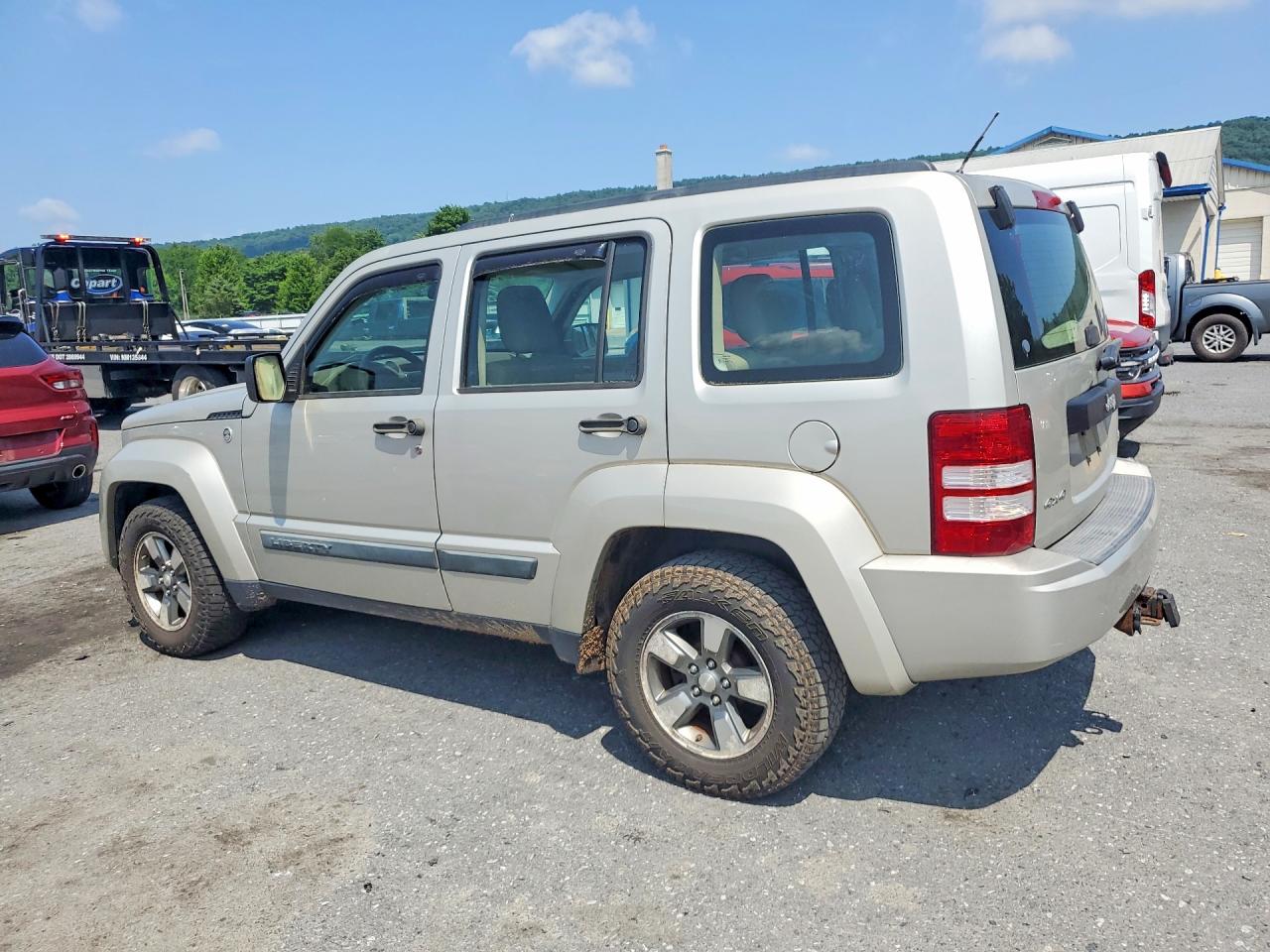 2008 Jeep Liberty Sport Silver vin: 1J8GN28K38W221305