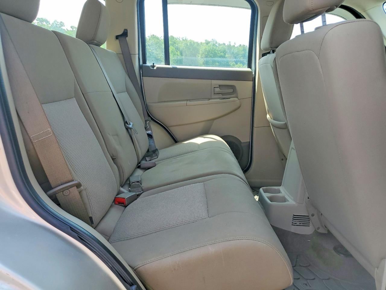 2008 Jeep Liberty Sport Silver vin: 1J8GN28K38W221305