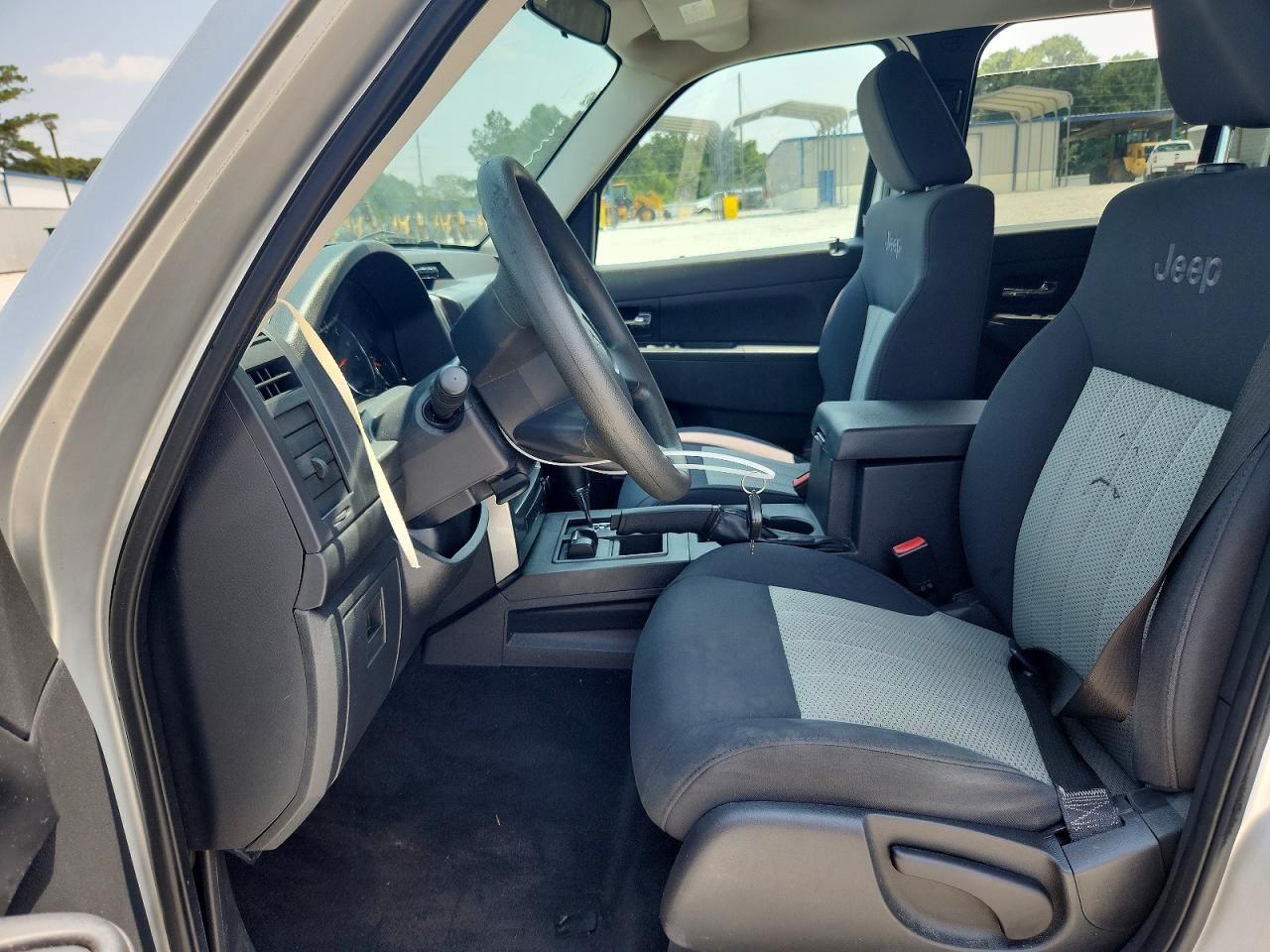 2009 Jeep Liberty Sport Silver vin: 1J8GN28K49W540813
