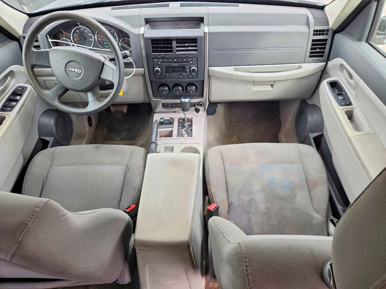 2008 Jeep Liberty Sport Silver vin: 1J8GN28K58W255357