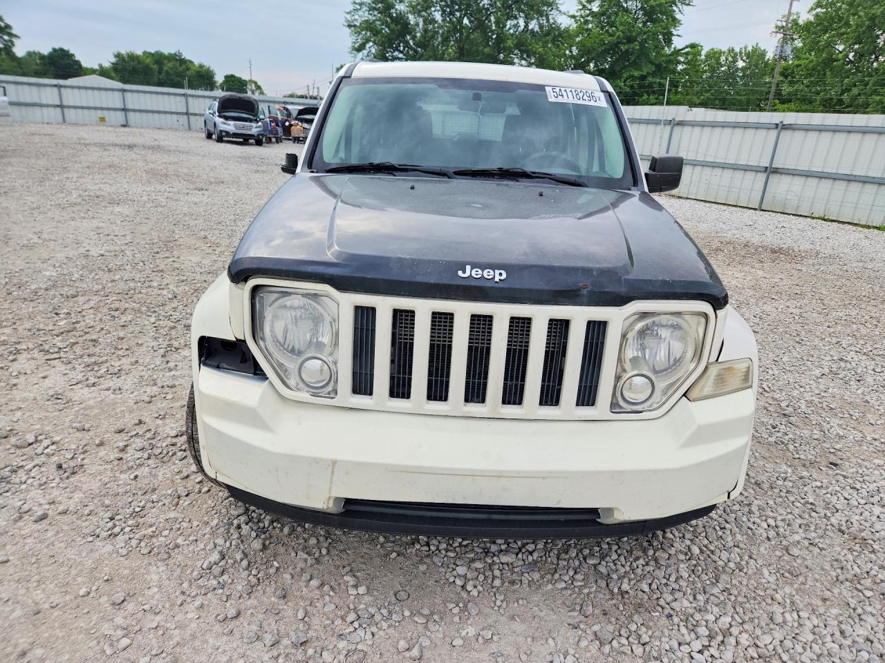 2008 Jeep Liberty Sport Silver vin: 1J8GN28K58W255357