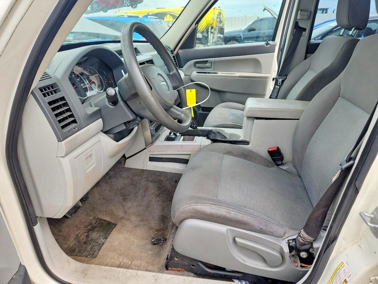 2008 Jeep Liberty Sport Silver vin: 1J8GN28K58W255357