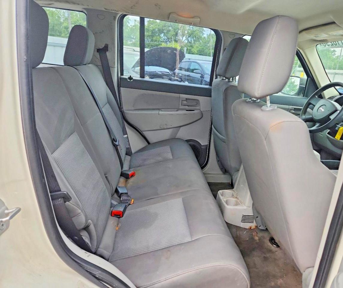 2008 Jeep Liberty Sport Silver vin: 1J8GN28K58W255357