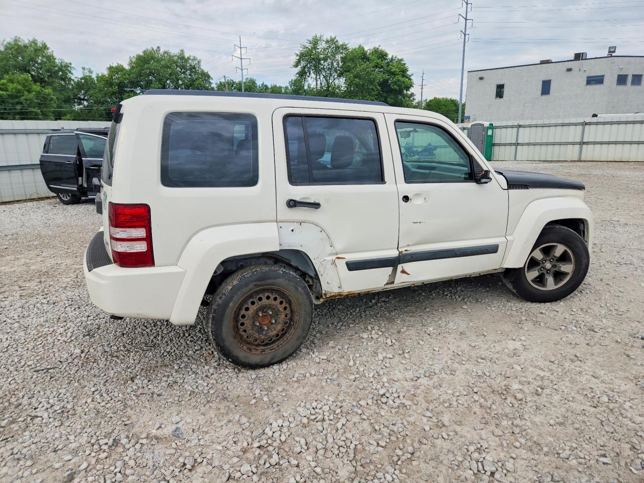 2008 Jeep Liberty Sport Silver vin: 1J8GN28K58W255357