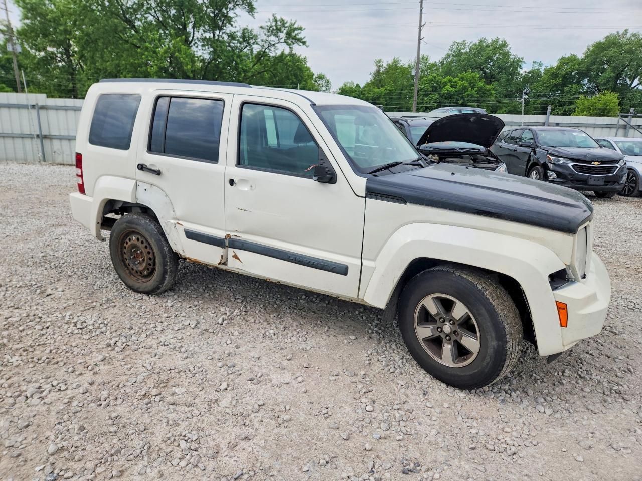 2008 Jeep Liberty Sport Silver vin: 1J8GN28K58W255357