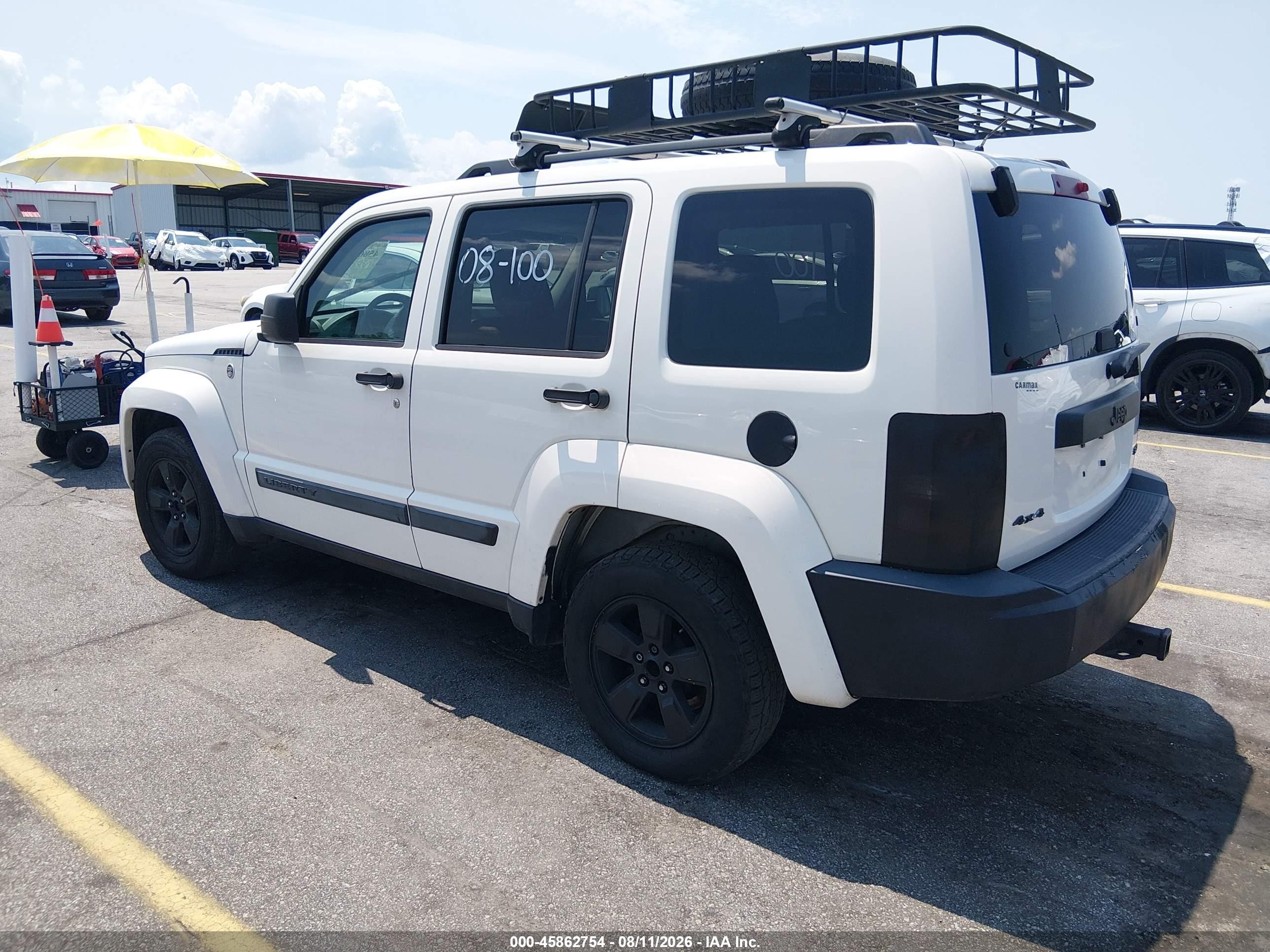 2008 Jeep Liberty Sport White vin: 1J8GN28K78W229634