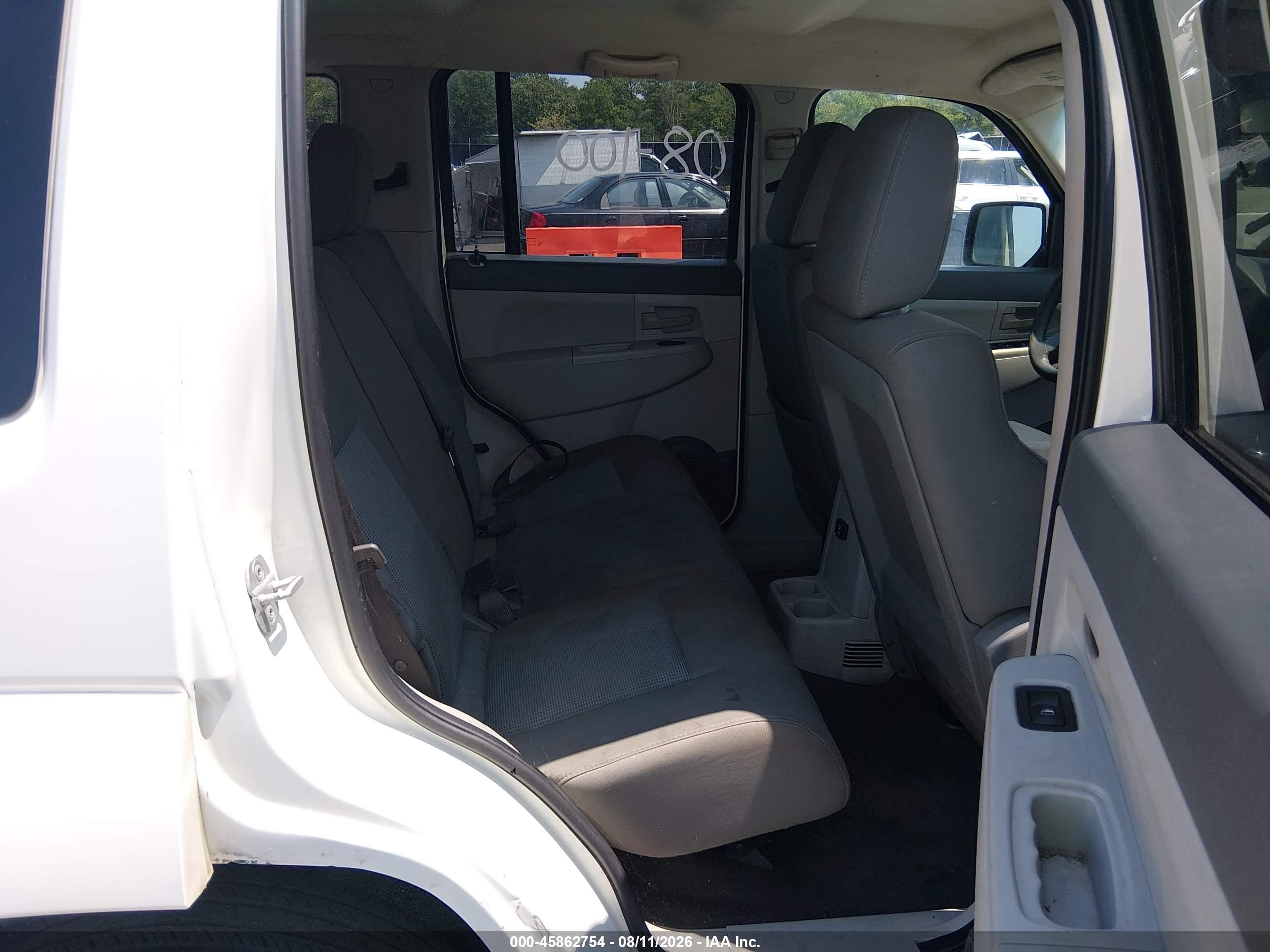 2008 Jeep Liberty Sport White vin: 1J8GN28K78W229634
