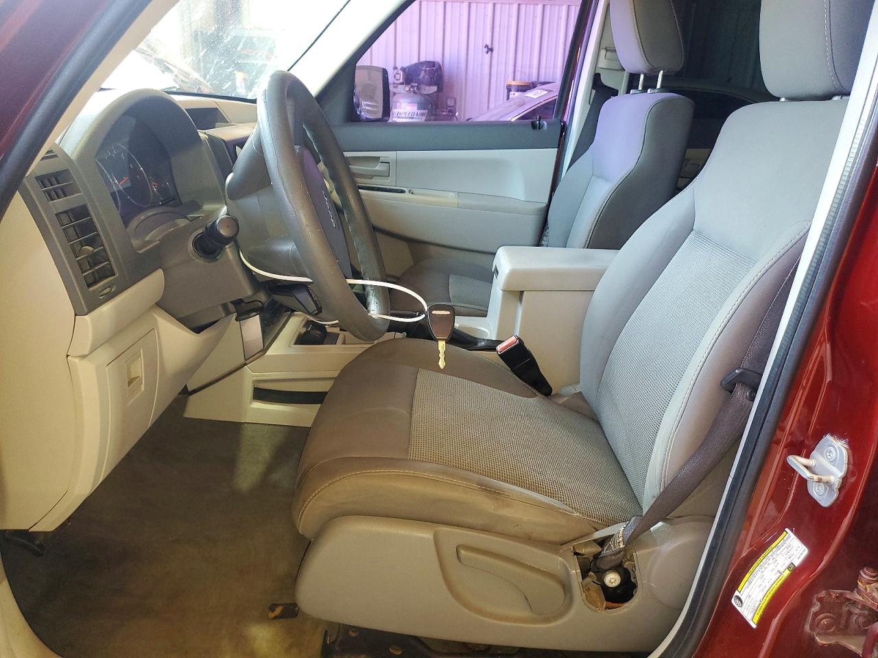 2008 Jeep Liberty Sport Burgundy vin: 1J8GN28K88W285758