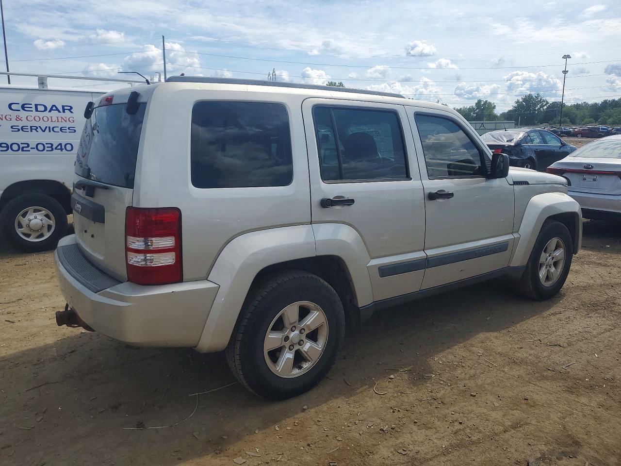 2009 Jeep Liberty Sport Серебряный vin: 1J8GN28K89W510018