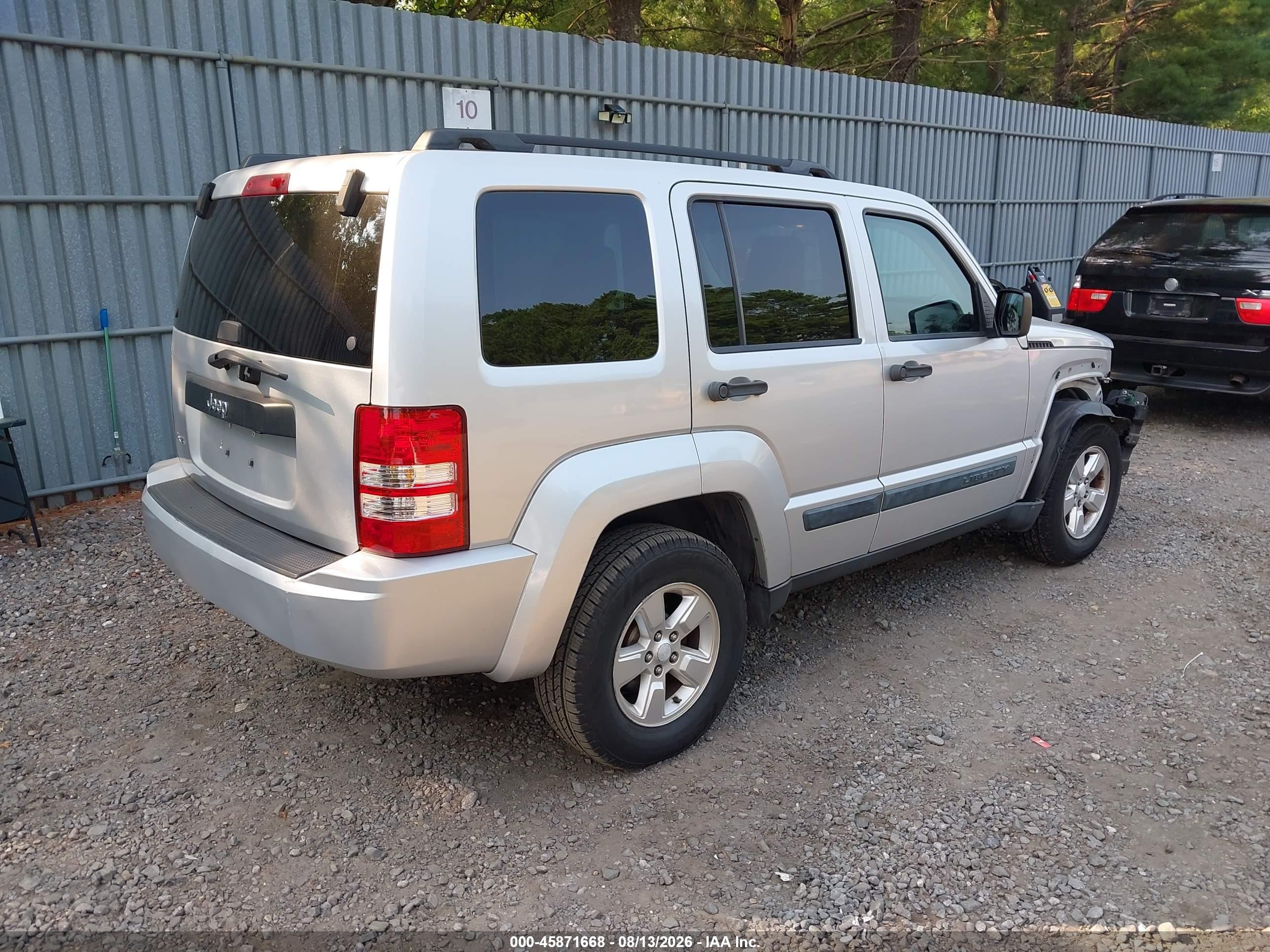 2009 Jeep Liberty Sport Silver vin: 1J8GN28K89W545335