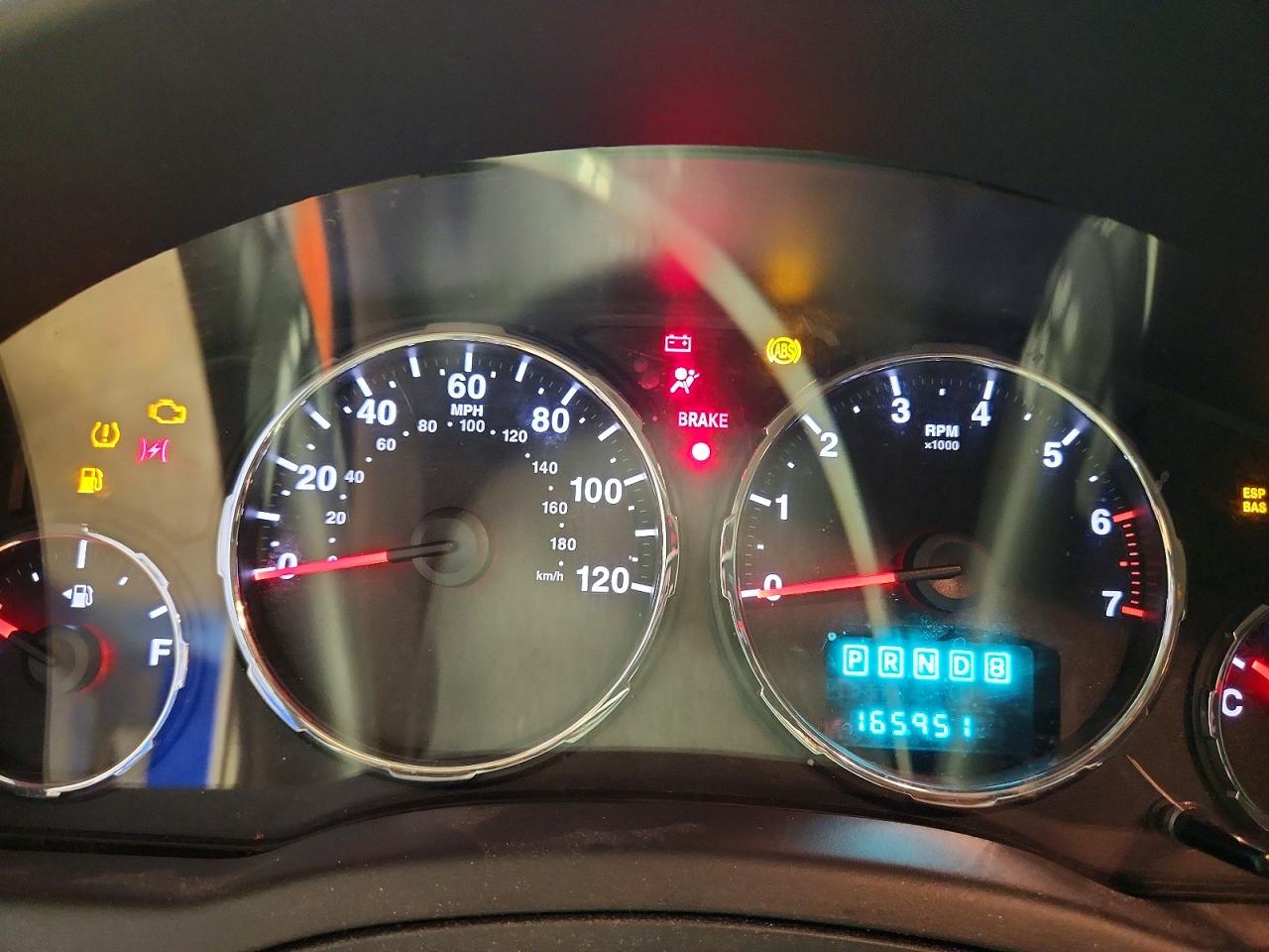2009 Jeep Liberty Sport White vin: 1J8GN28K89W558621