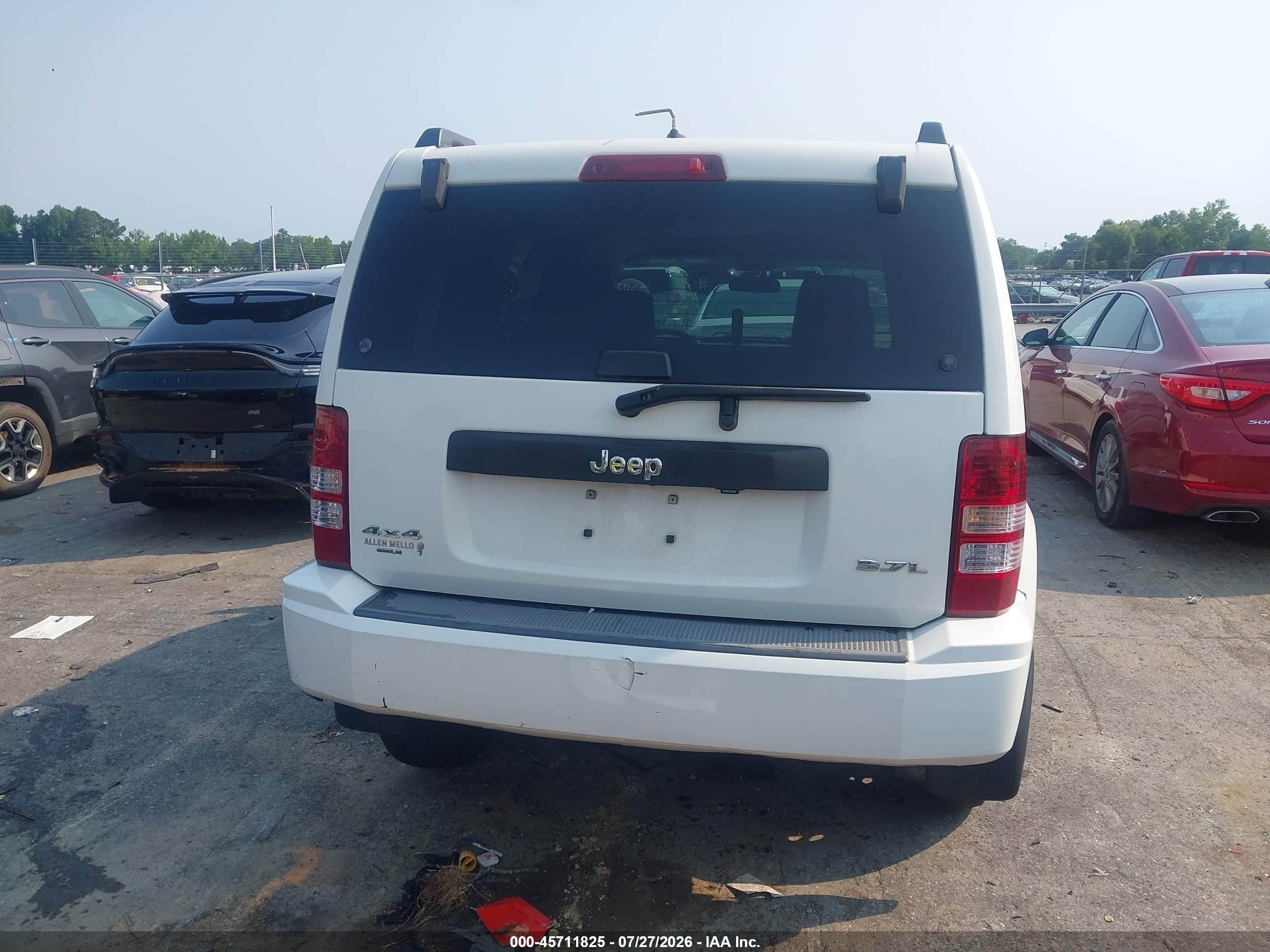 2008 Jeep Liberty Sport White vin: 1J8GN28K98W279015