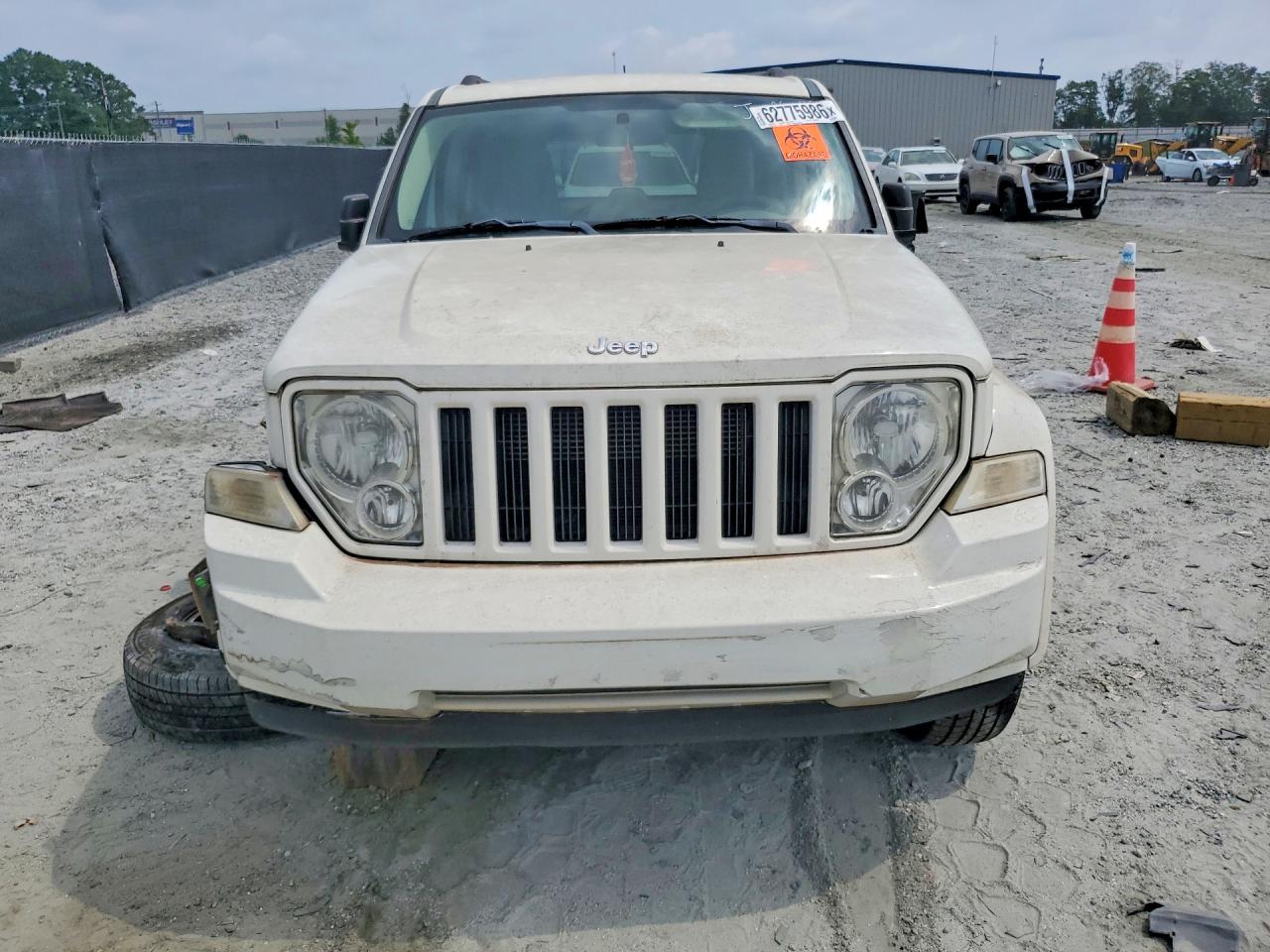 2008 Jeep Liberty Sport White vin: 1J8GN28KX8W247934