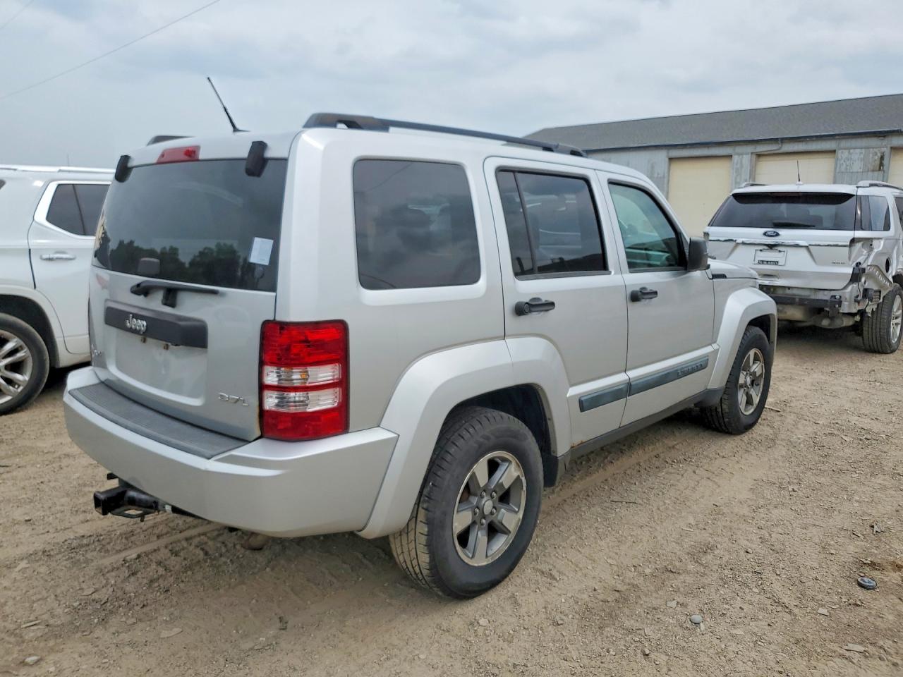 2008 Jeep Liberty Sport Silver vin: 1J8GN28KX8W285504