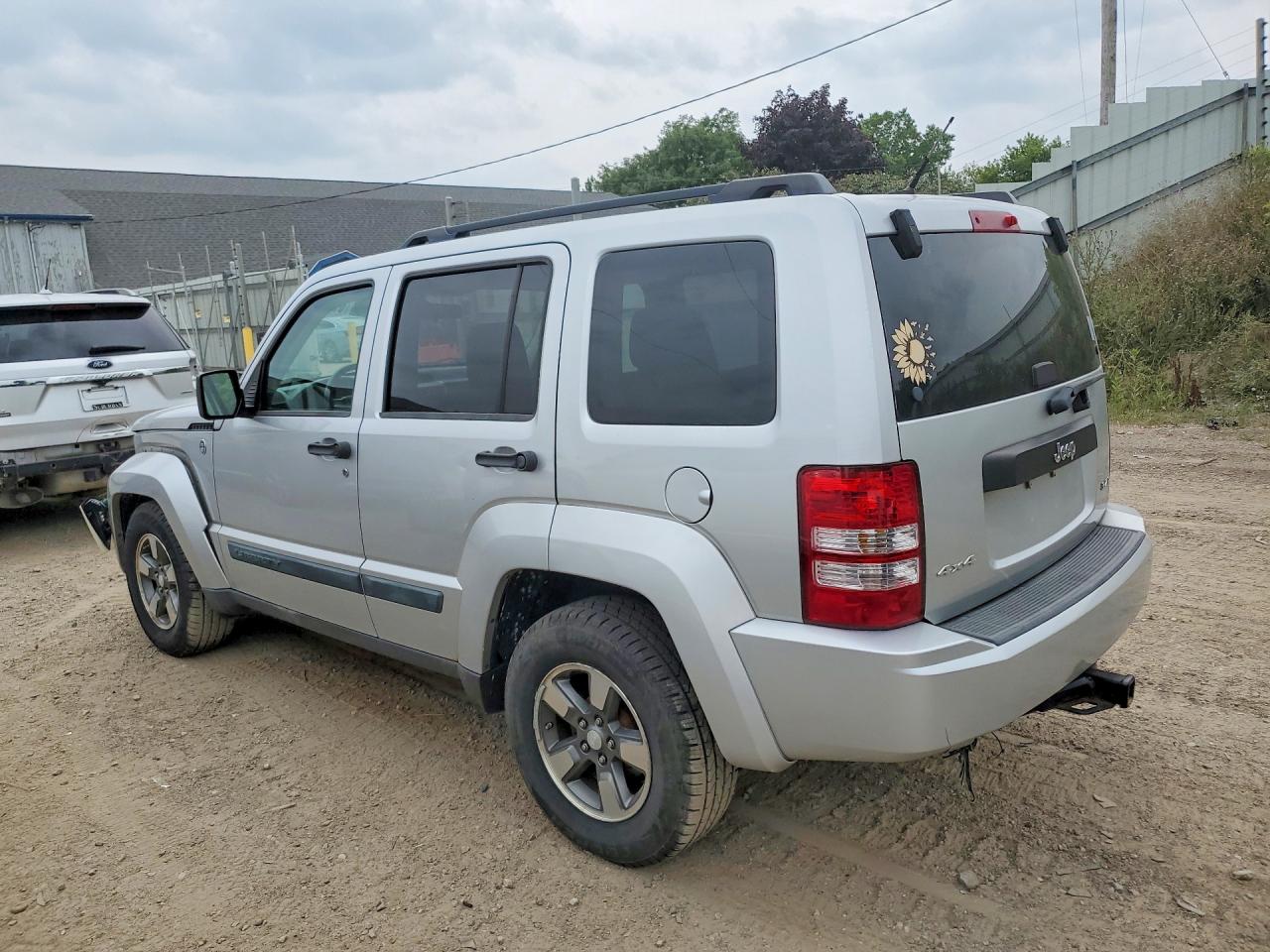 2008 Jeep Liberty Sport Silver vin: 1J8GN28KX8W285504