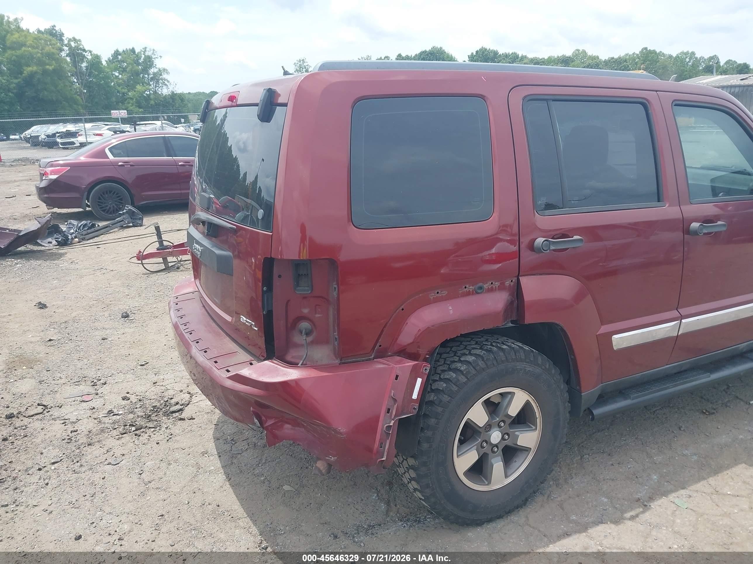2008 Jeep Liberty Sport Burgundy vin: 1J8GP28K18W135422