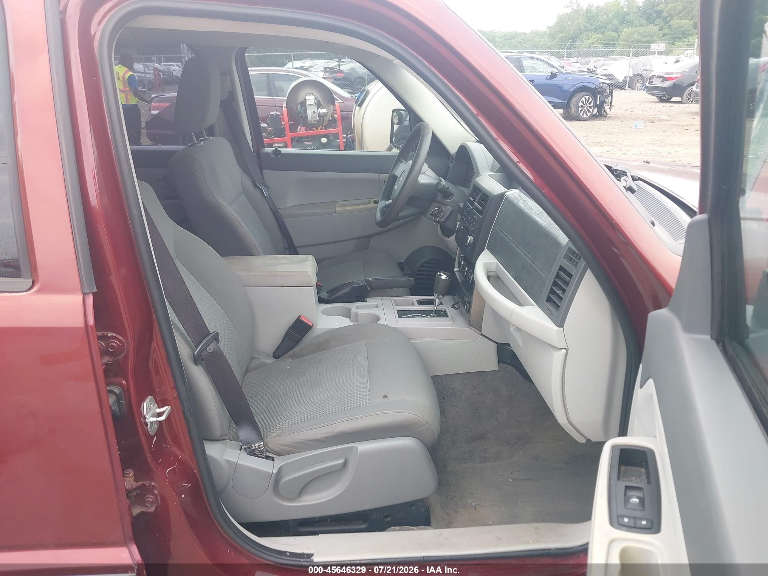 2008 Jeep Liberty Sport Burgundy vin: 1J8GP28K18W135422