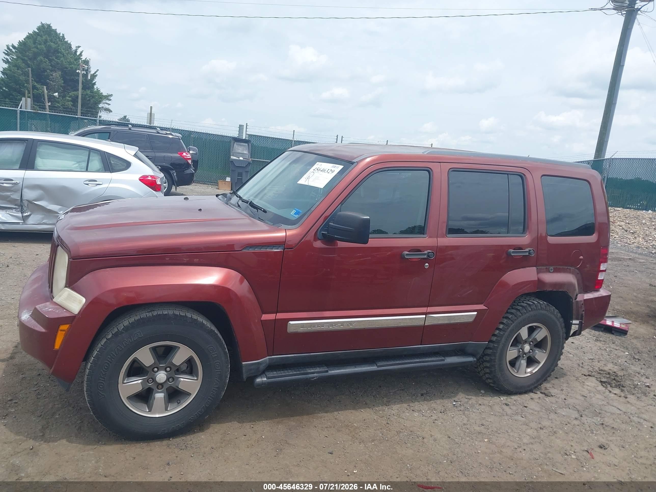 2008 Jeep Liberty Sport Burgundy vin: 1J8GP28K18W135422