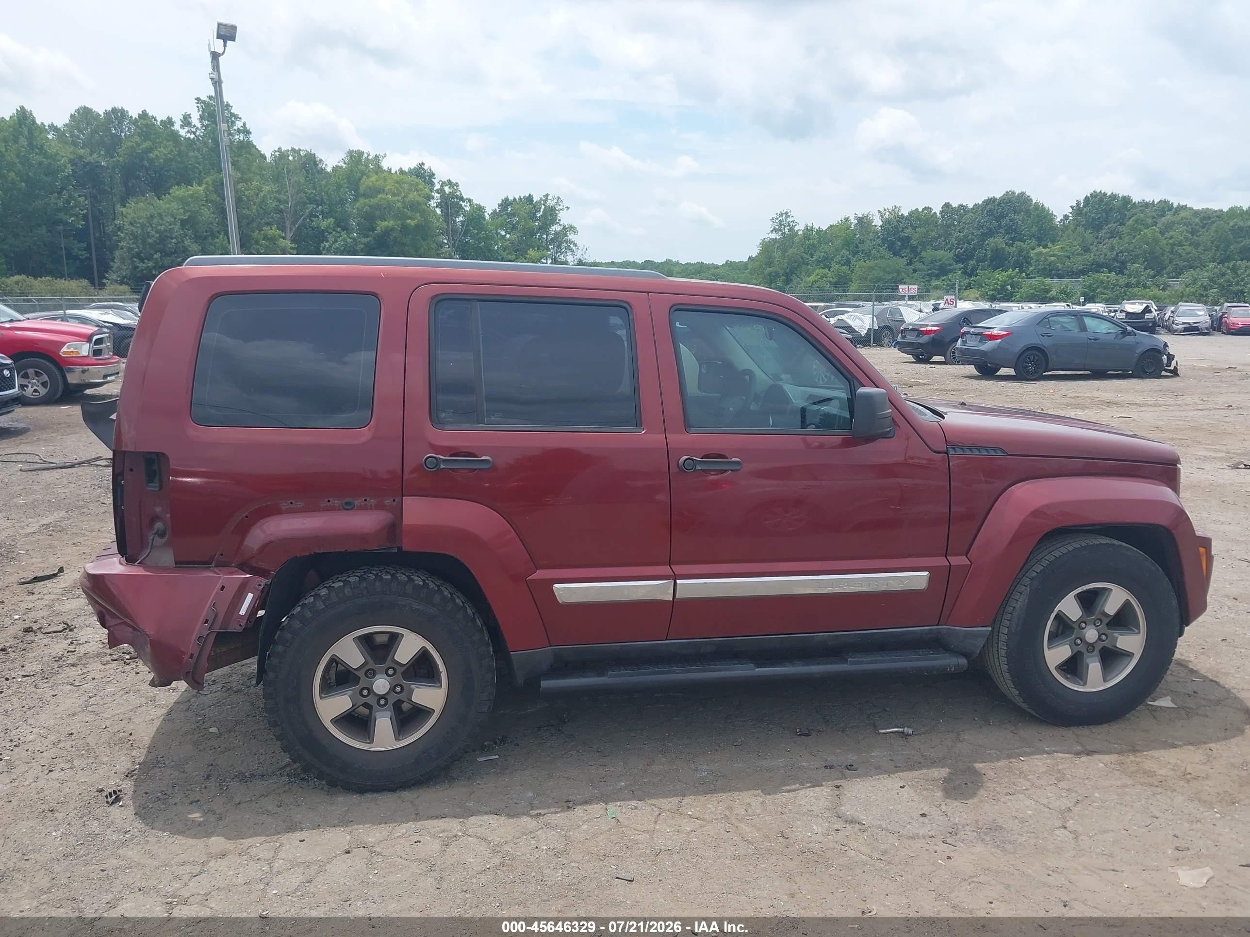 2008 Jeep Liberty Sport Burgundy vin: 1J8GP28K18W135422