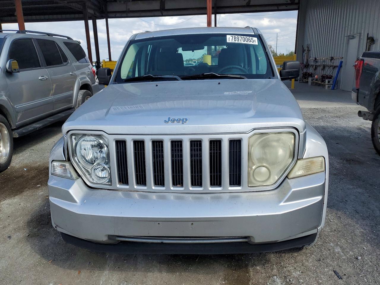 2008 Jeep Liberty Sport Silver vin: 1J8GP28K28W187657