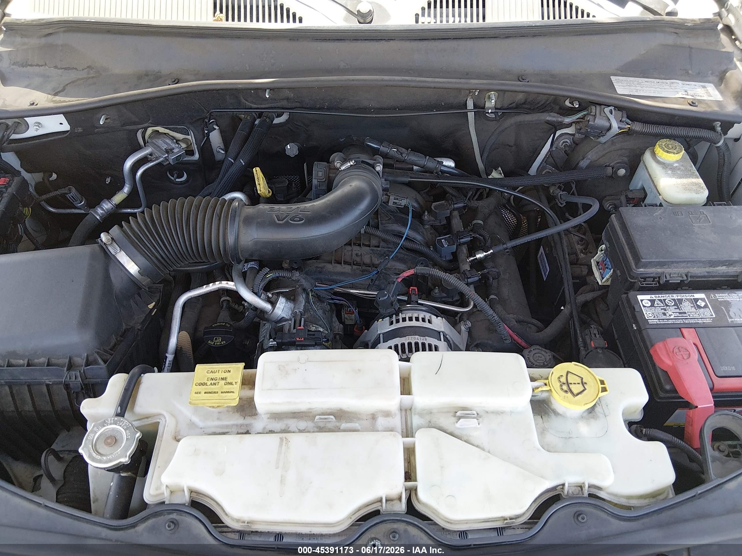 2008 Jeep Liberty Sport White vin: 1J8GP28K38W194813