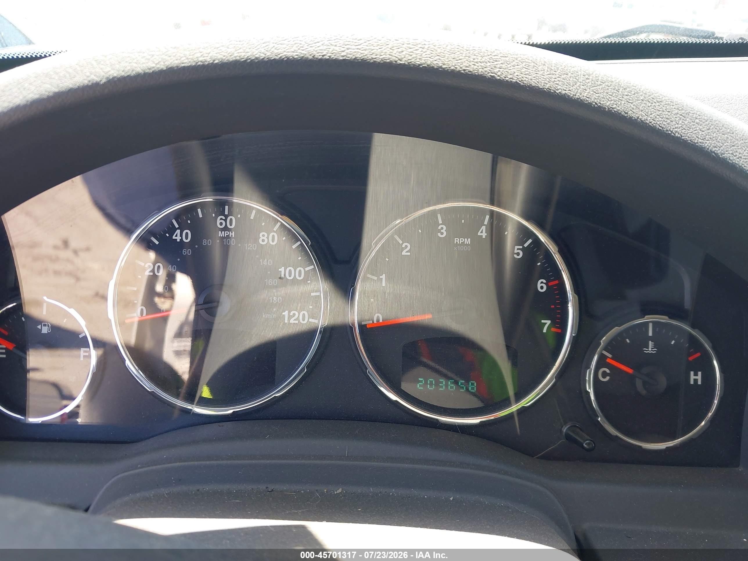 2008 Jeep Liberty Sport White vin: 1J8GP28K38W241709