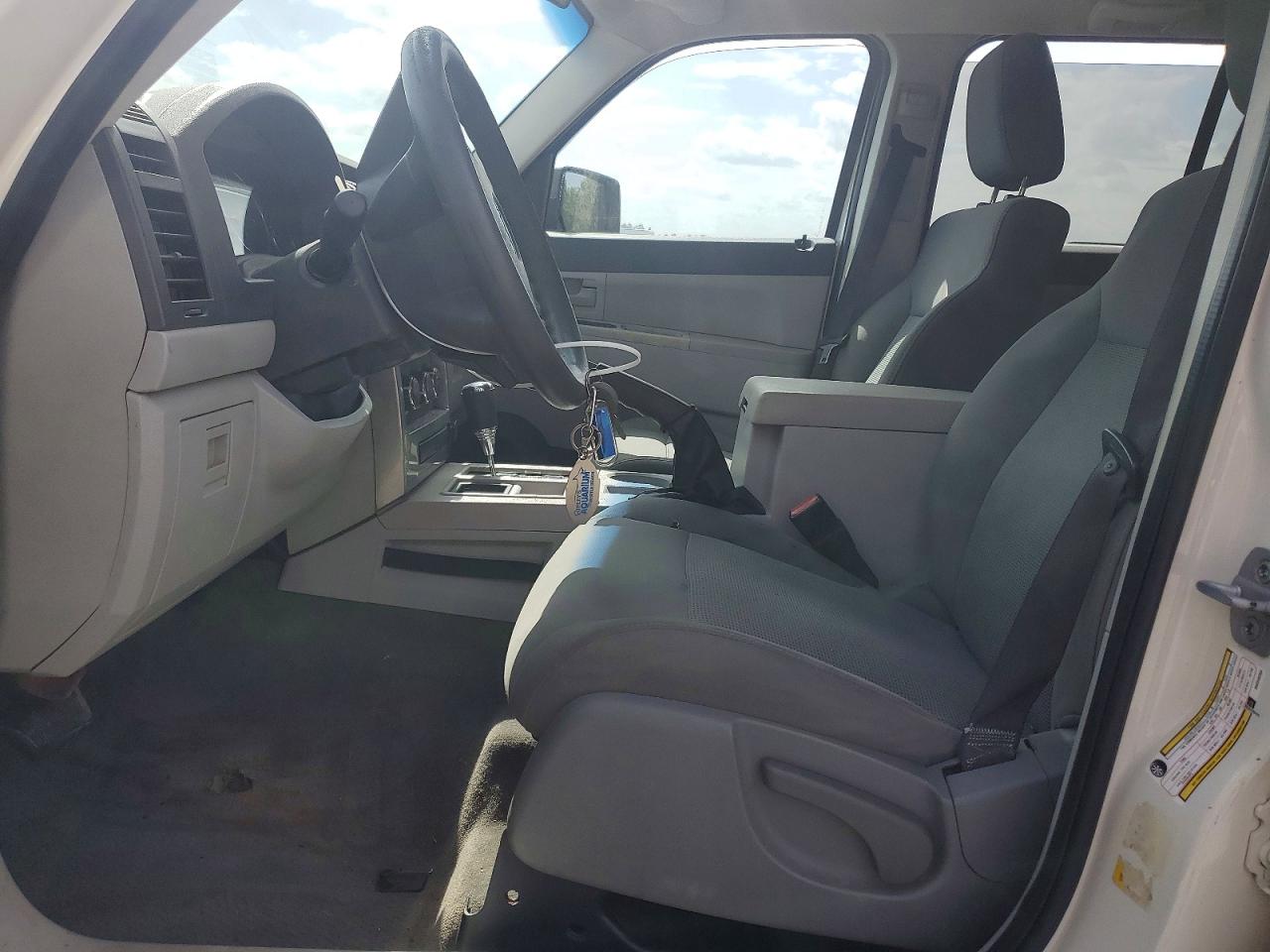 2008 Jeep Liberty Sport White vin: 1J8GP28K48W249253
