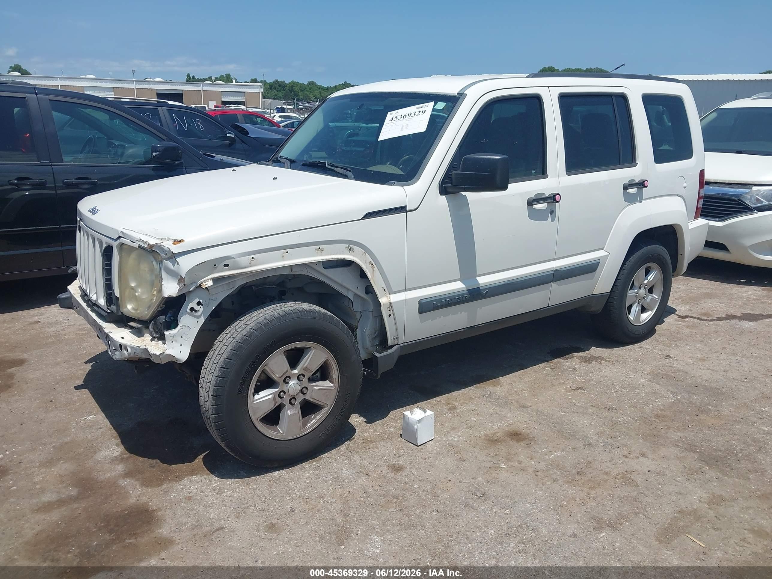 2009 Jeep Liberty Sport White vin: 1J8GP28K49W526761
