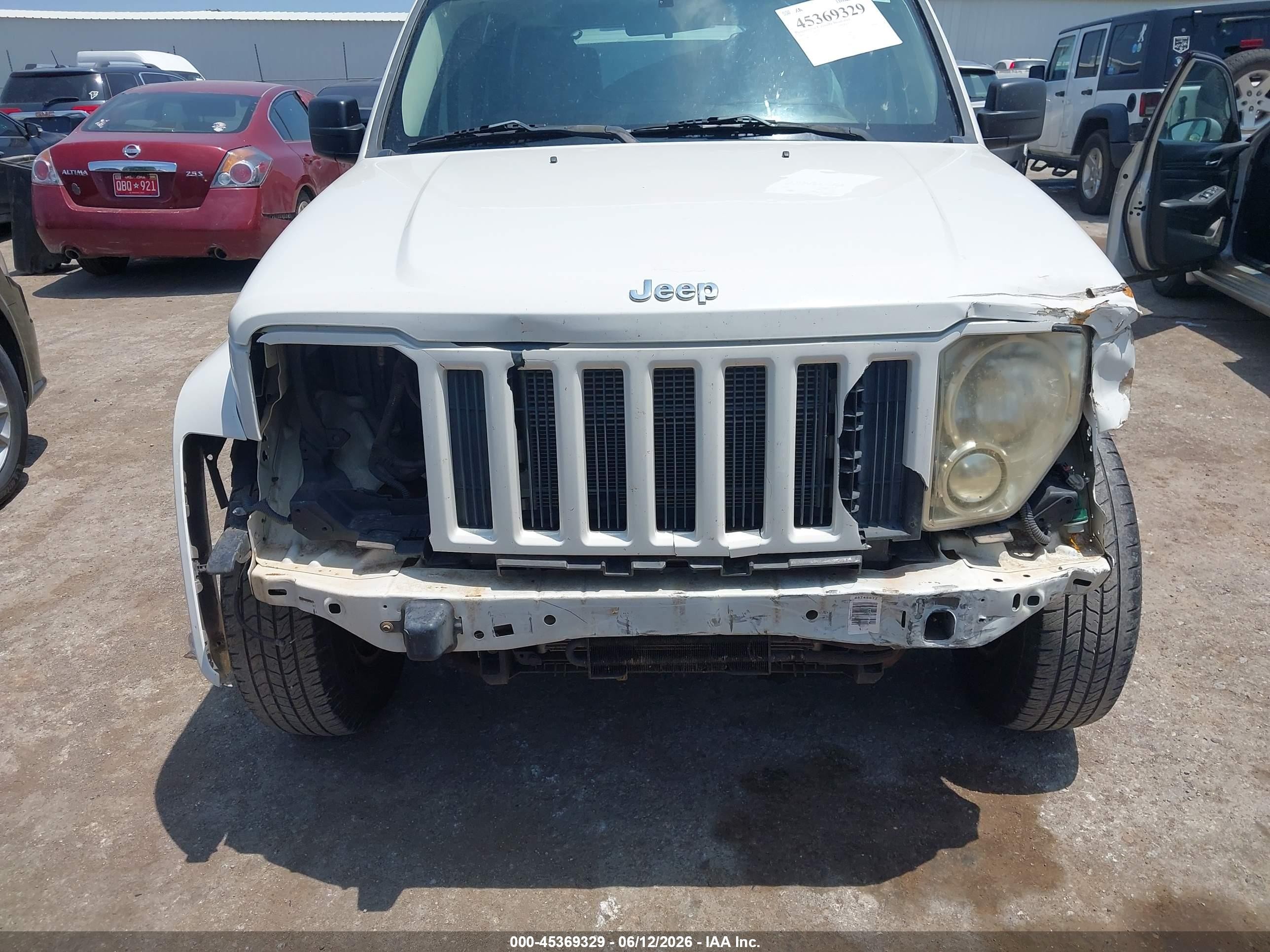 2009 Jeep Liberty Sport White vin: 1J8GP28K49W526761