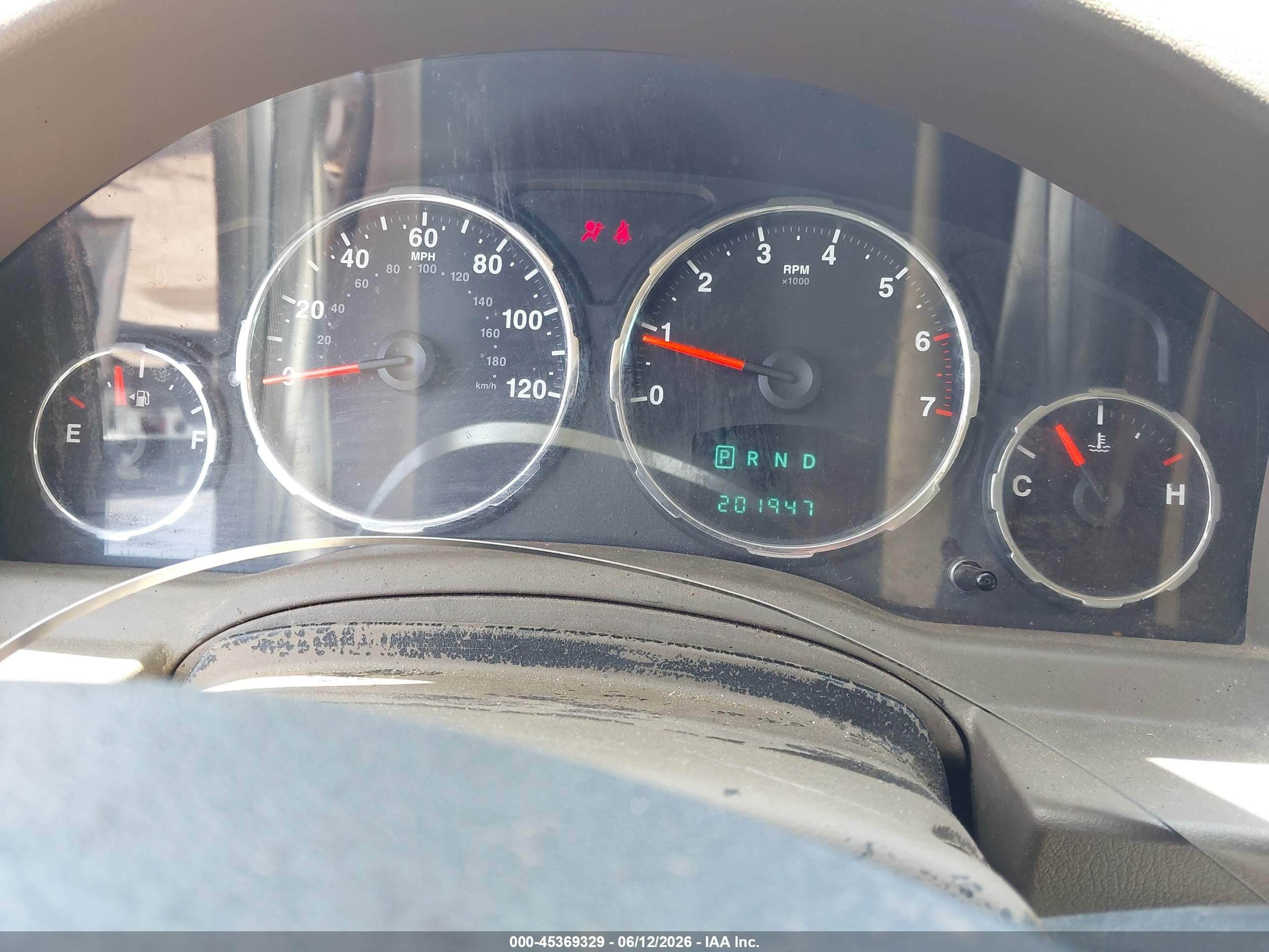 2009 Jeep Liberty Sport White vin: 1J8GP28K49W526761