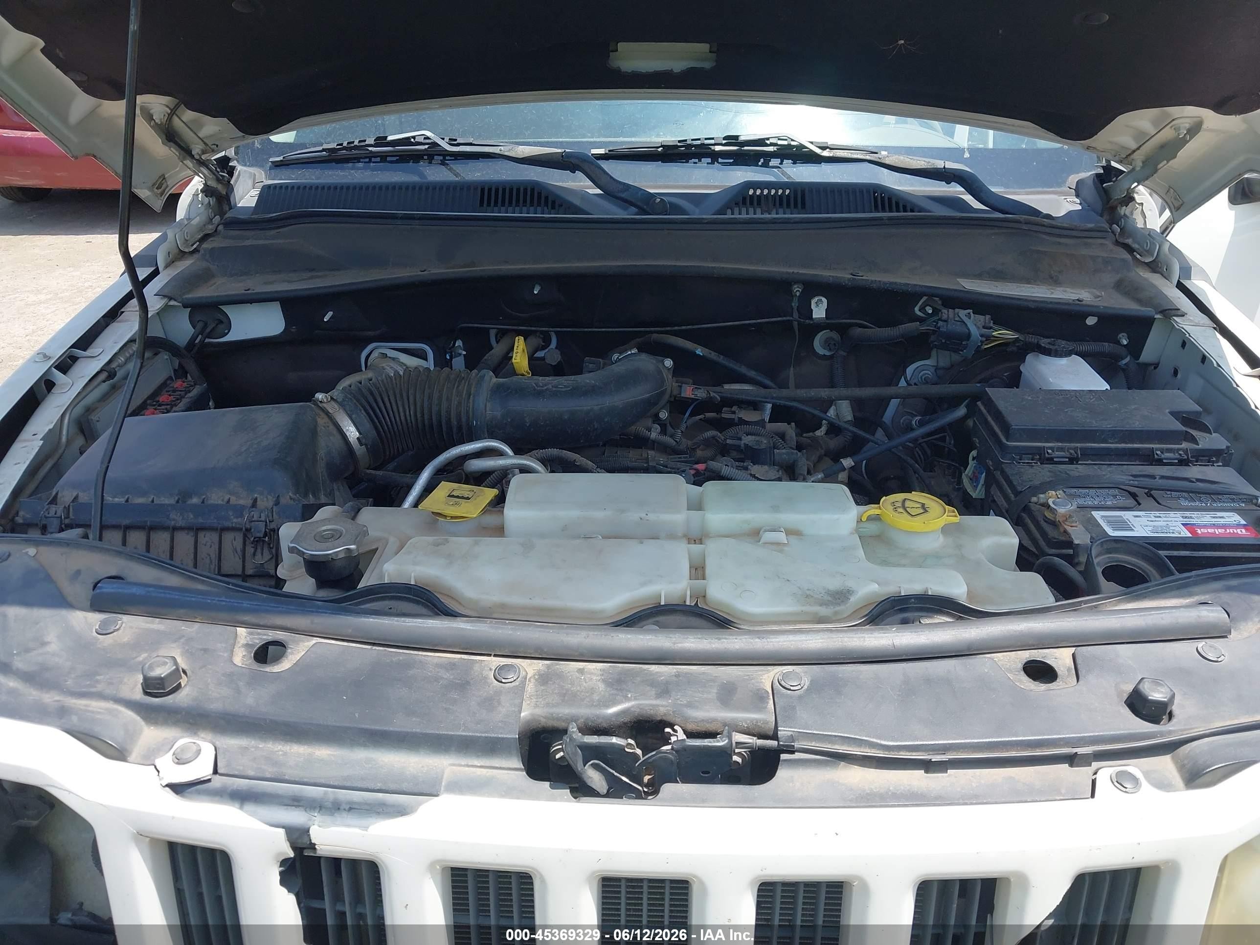 2009 Jeep Liberty Sport White vin: 1J8GP28K49W526761