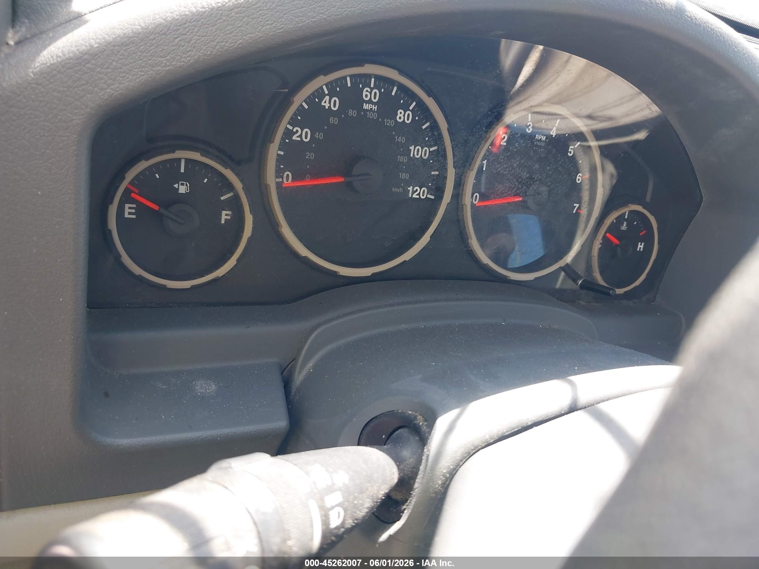 2008 Jeep Liberty Sport Silver vin: 1J8GP28K58W133950