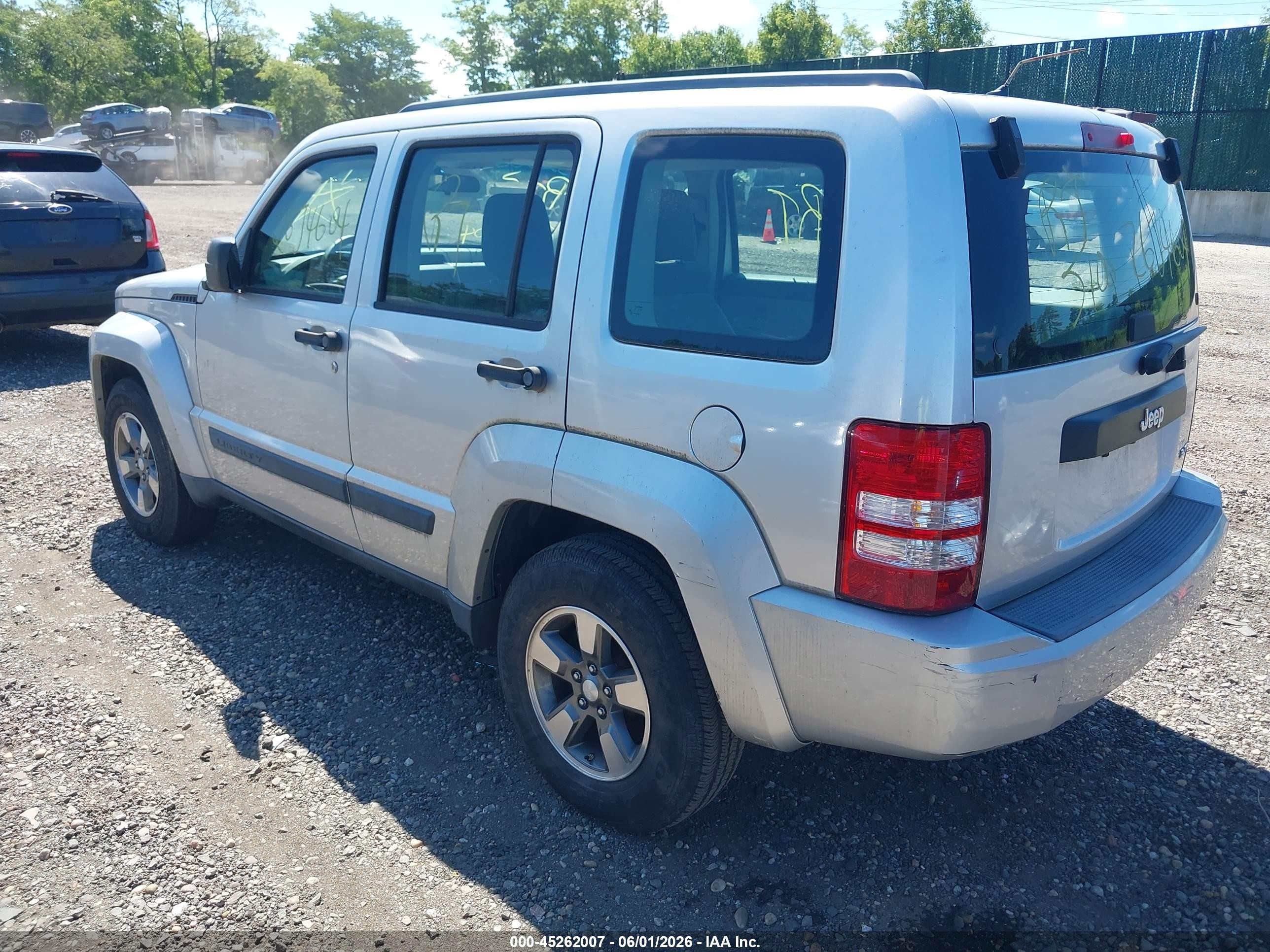 2008 Jeep Liberty Sport Silver vin: 1J8GP28K58W133950