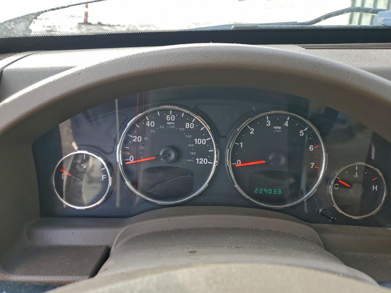 2008 Jeep Liberty Sport Серебряный vin: 1J8GP28K58W236303