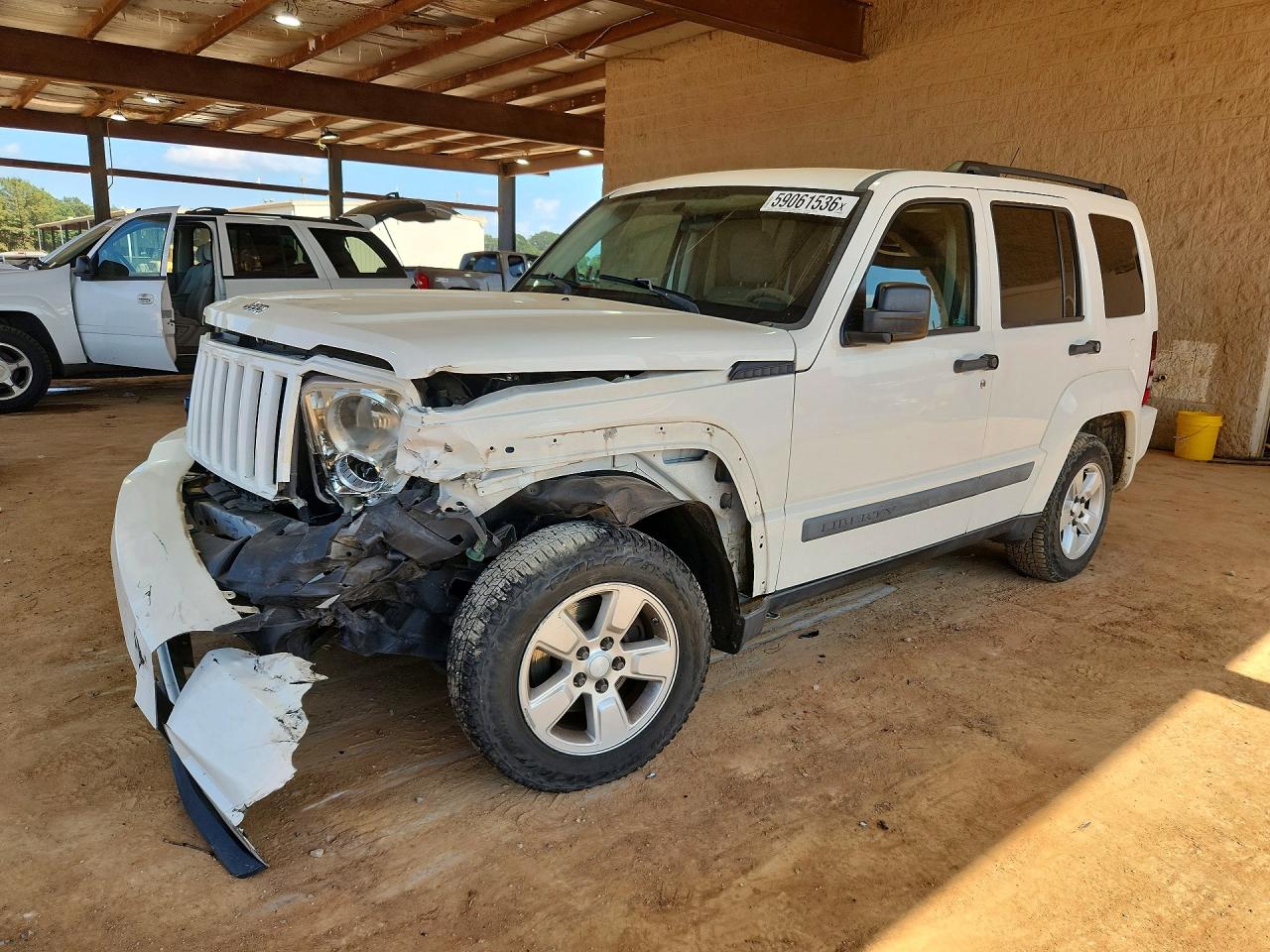 2009 Jeep Liberty Sport White vin: 1J8GP28K69W536708