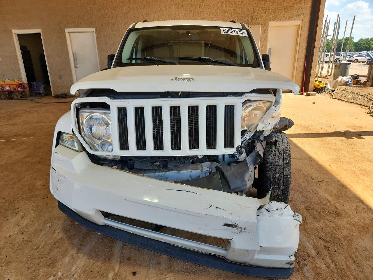2009 Jeep Liberty Sport White vin: 1J8GP28K69W536708
