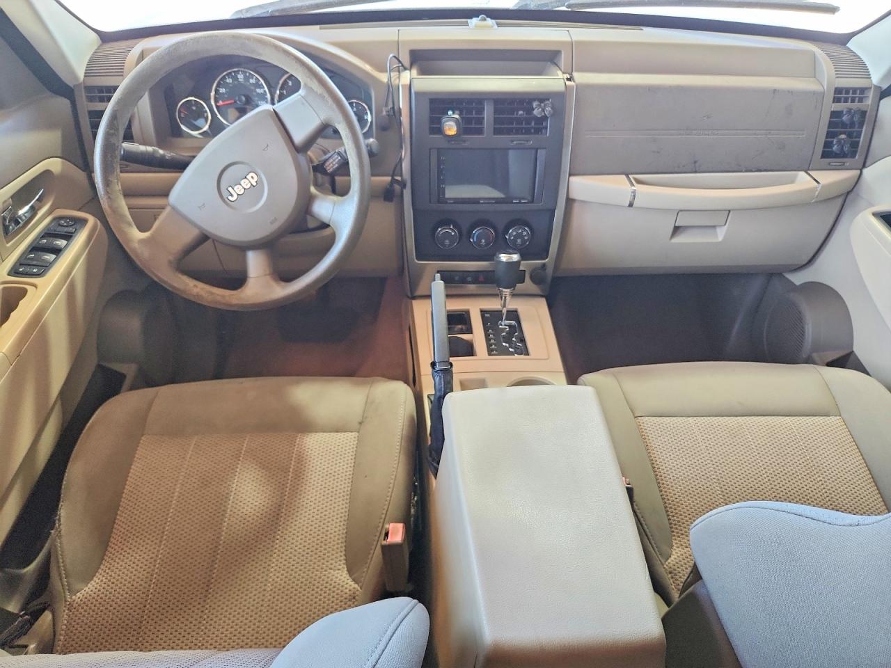 2009 Jeep Liberty Sport White vin: 1J8GP28K69W536708